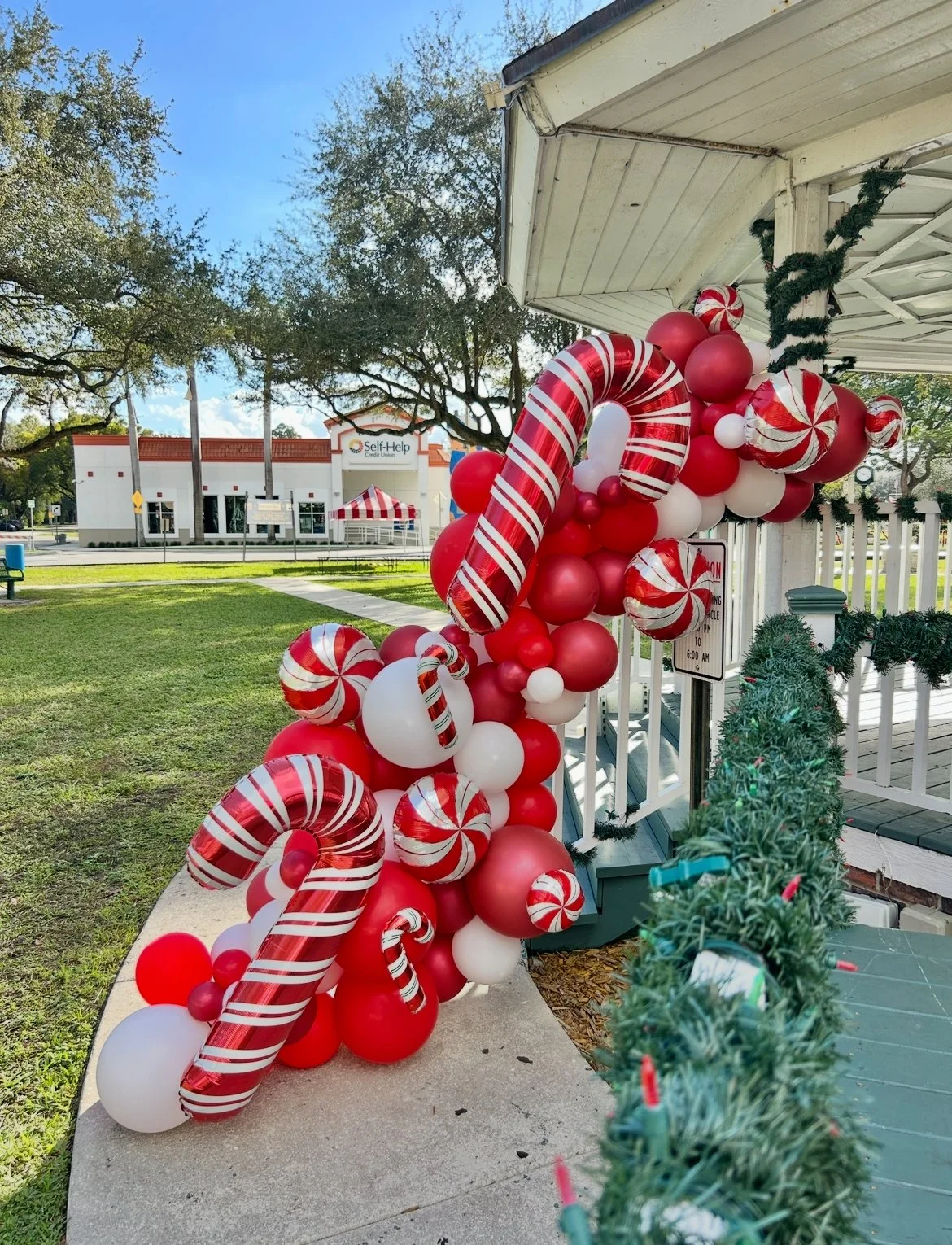 Christmas Garland Stairs.jpg