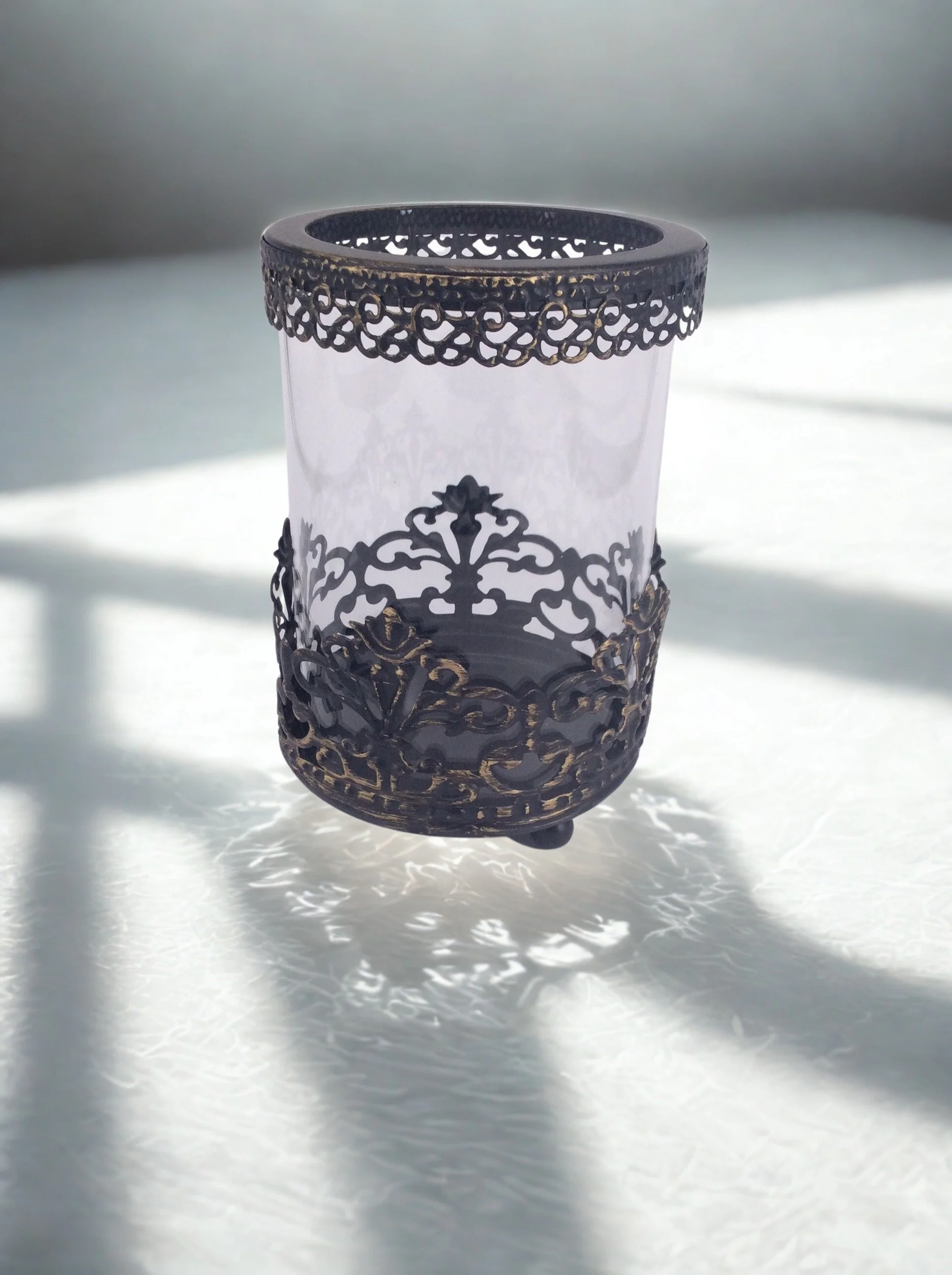 Filigree small white toned bg.jpg