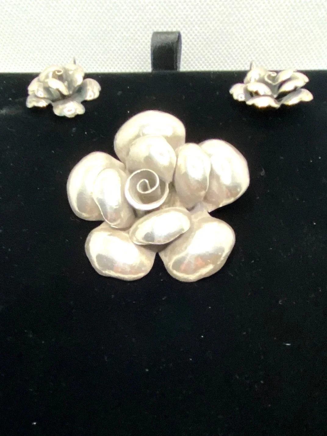 Sterling Silver Floral Set with Pendant and Earrings