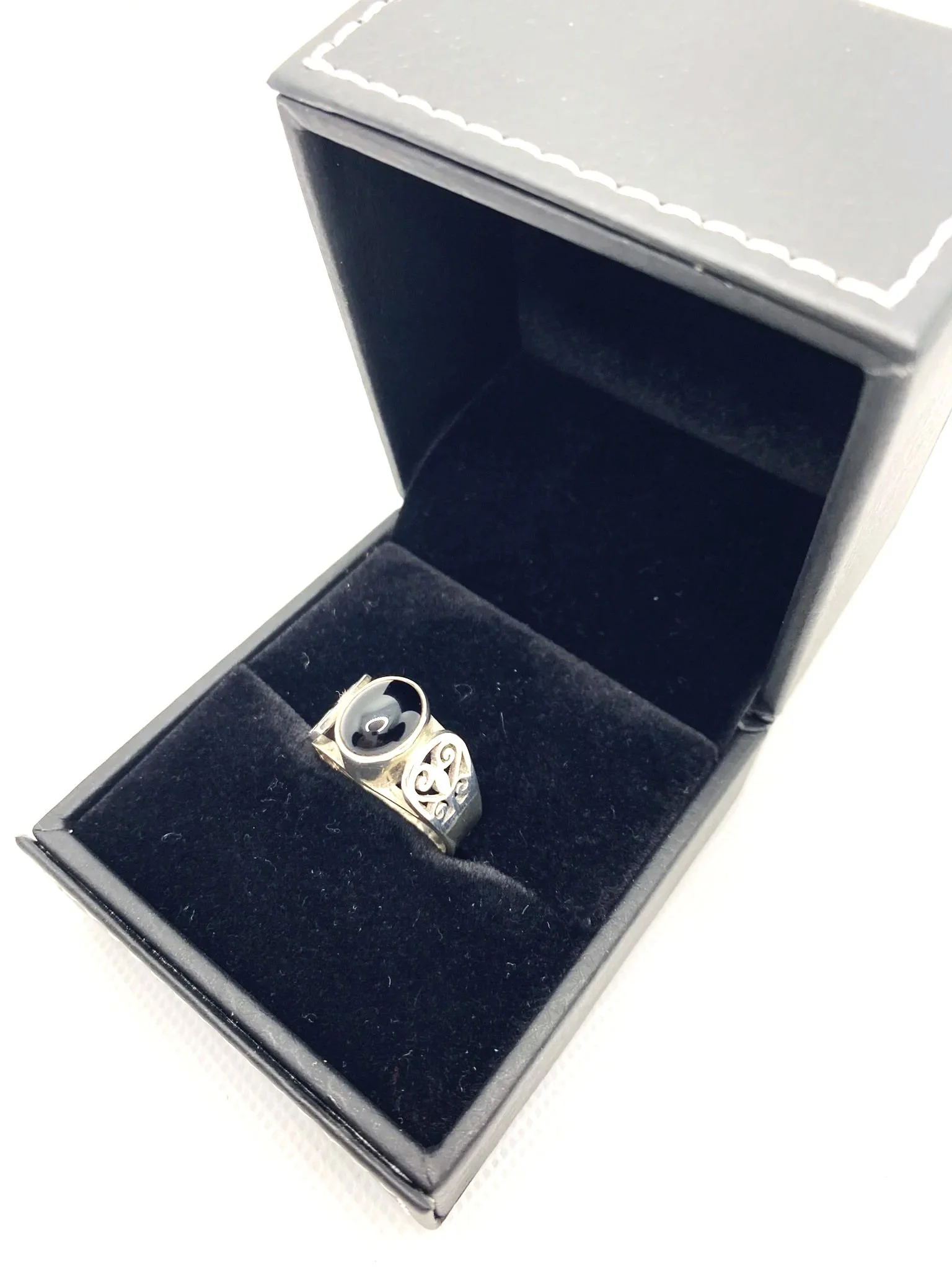Onyx Rising (S8.5) Sterling Silver Ring