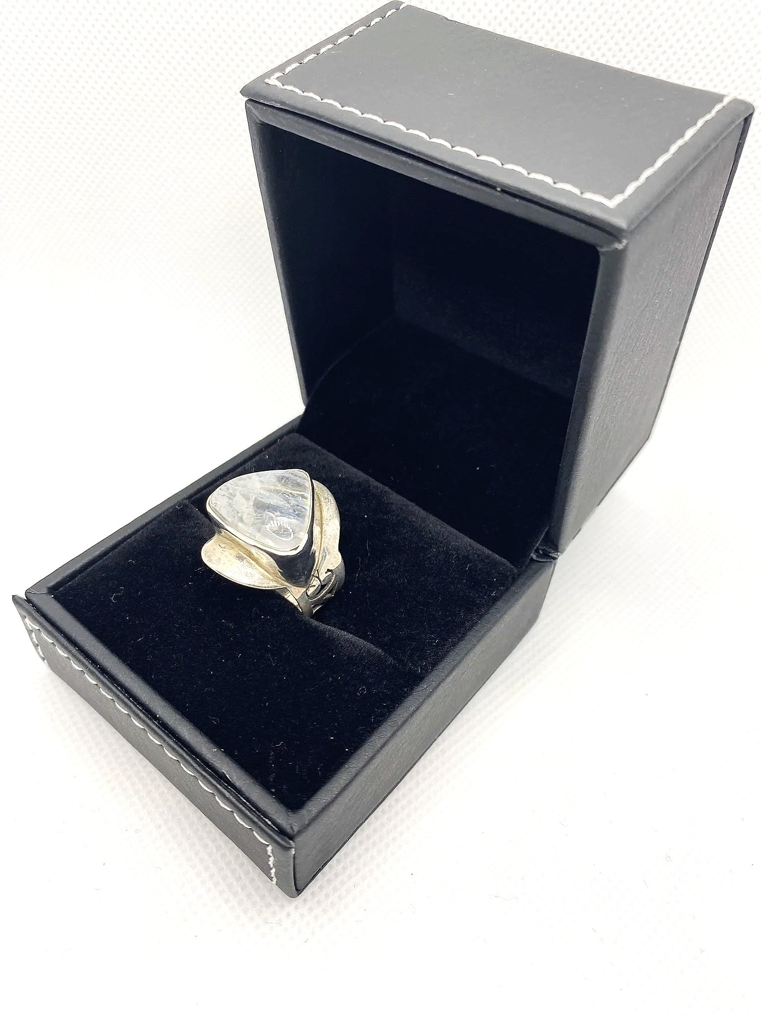 Moonstone (S8) Sterling Silver Filigree Ring