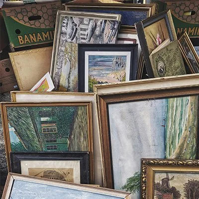 Mehrere alte Gemälde