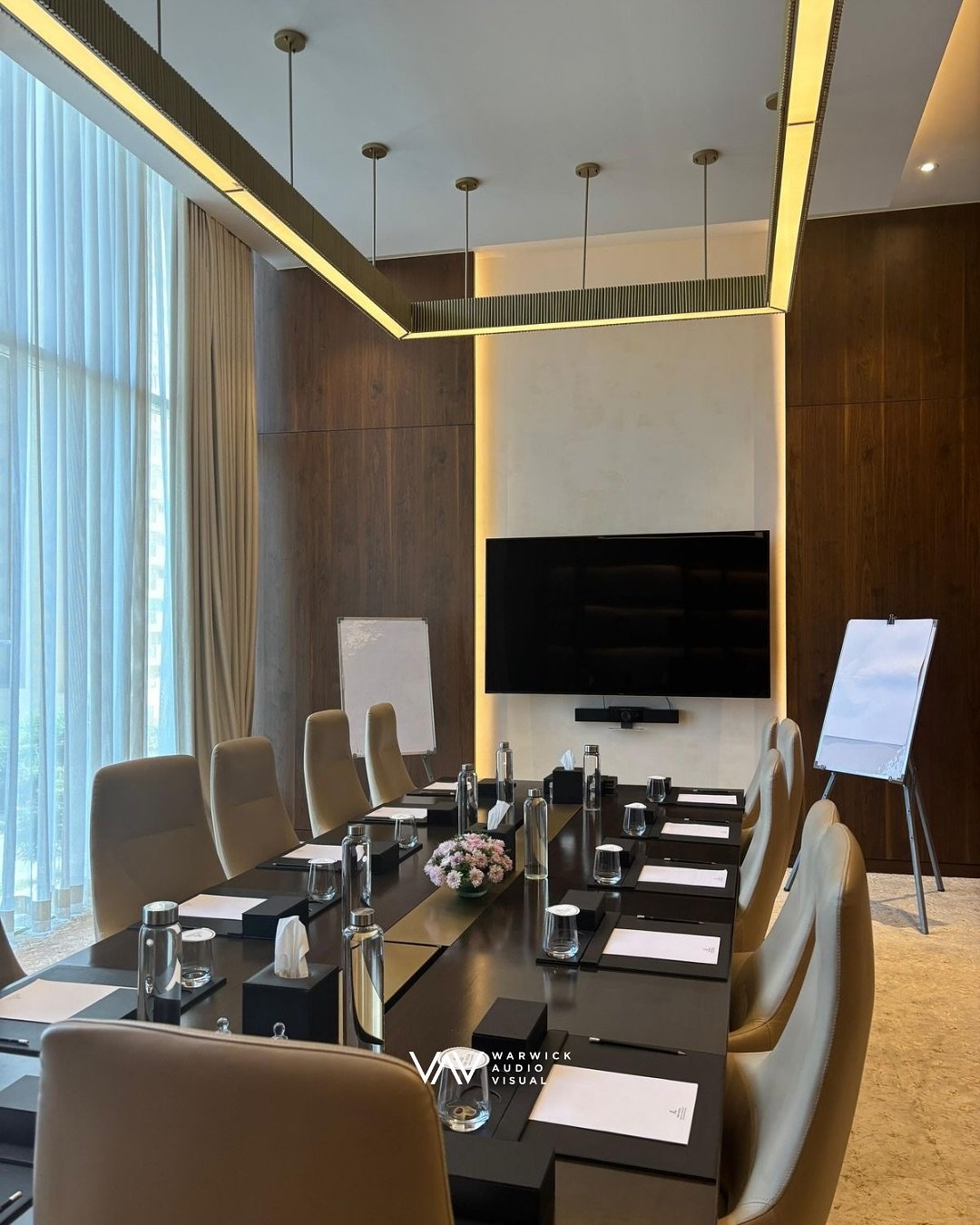 We design offices that elevate productivity, impress clients and reflect your brand beautifully and effortlessly❤️

Why choose Warwick 🖤
&bull; Bespoke office design
&bull; Smart automation systems
&bull; Professional AV solutions
&bull; Clean, seam