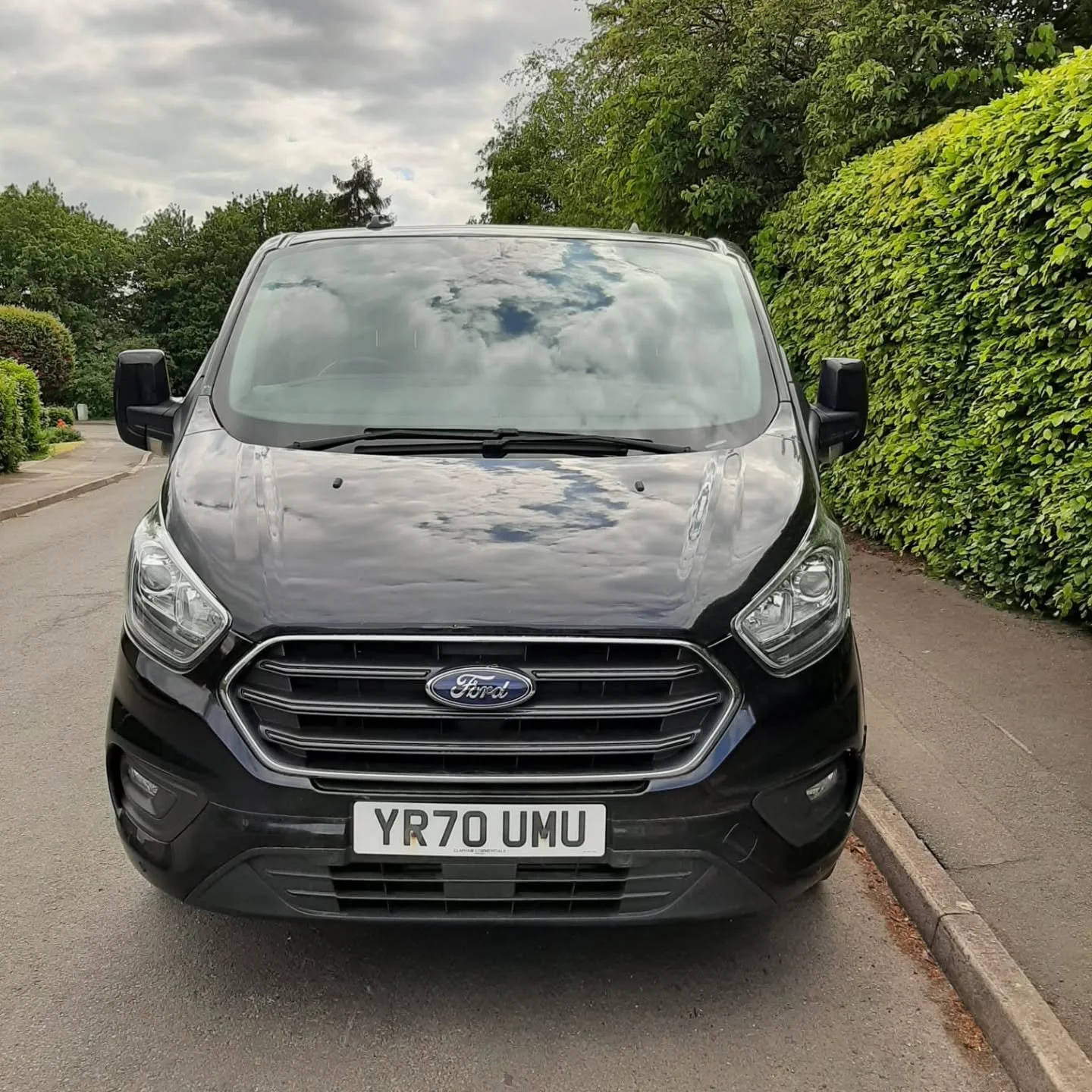 FOR SALE &mdash; Ford Transit Custom 280 Limited 2.0 EcoBlue 170PS &mdash; 70 Plate
FRESH WET BELT JUST DONE &bull; MOT FEB 2027 &bull; 1 OWNER
Reg: YR70 UMU
Year: 2020 (70 plate, registered 31 Dec 2020)
Mileage: 62,757
Colour: Shadow Black
Trim: Lim