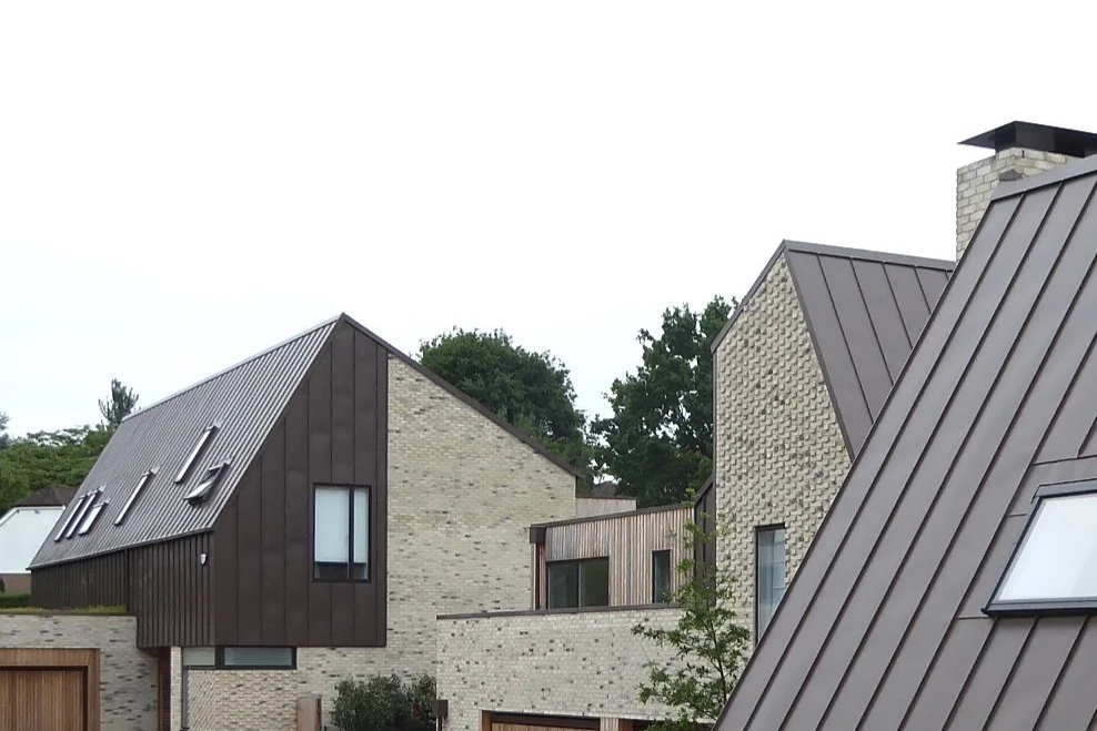 Sustainable courtyard housing development at Cumnor Hill designed by Tobias Weaver