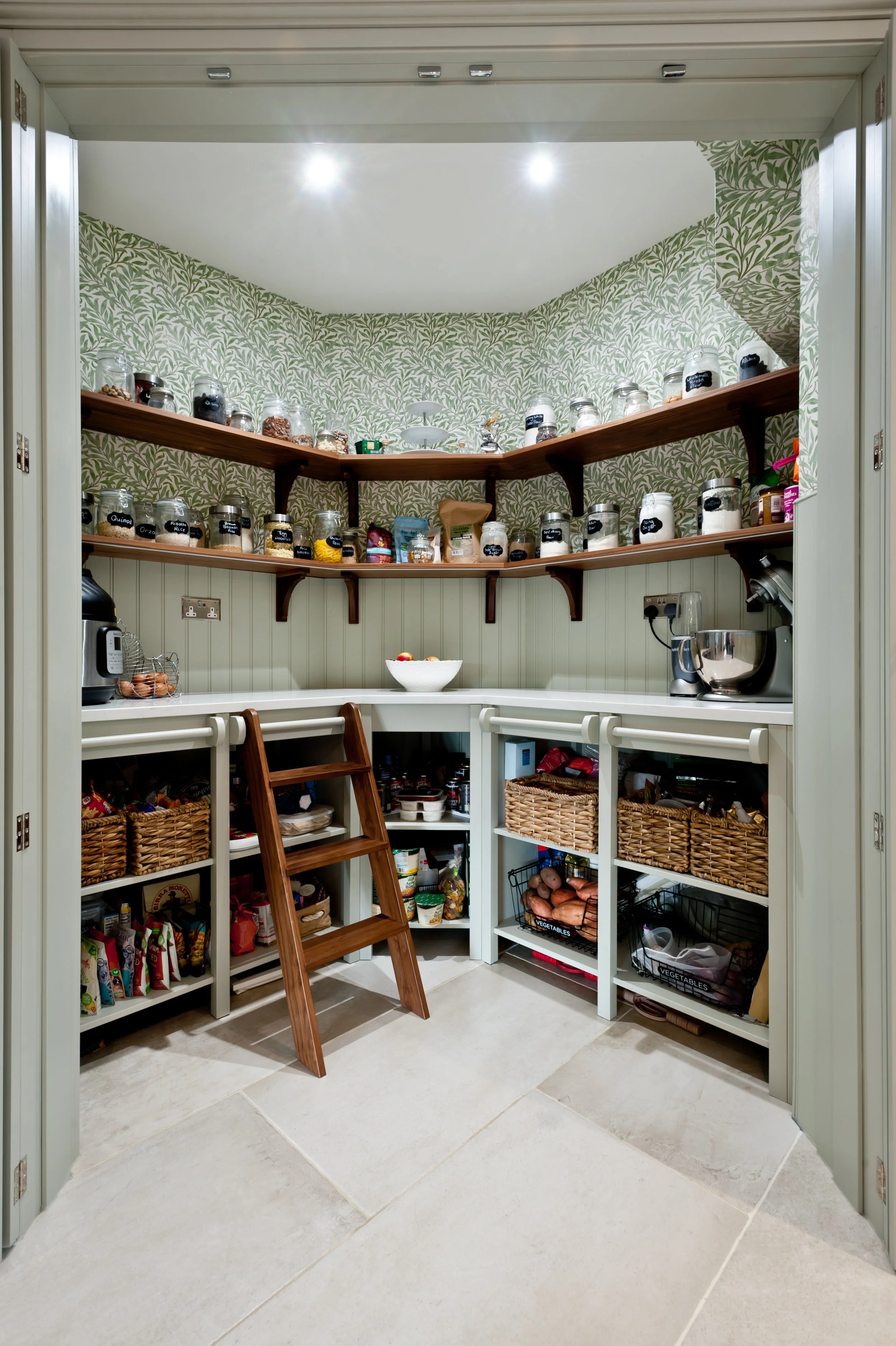 walk in pantry in hythe kent