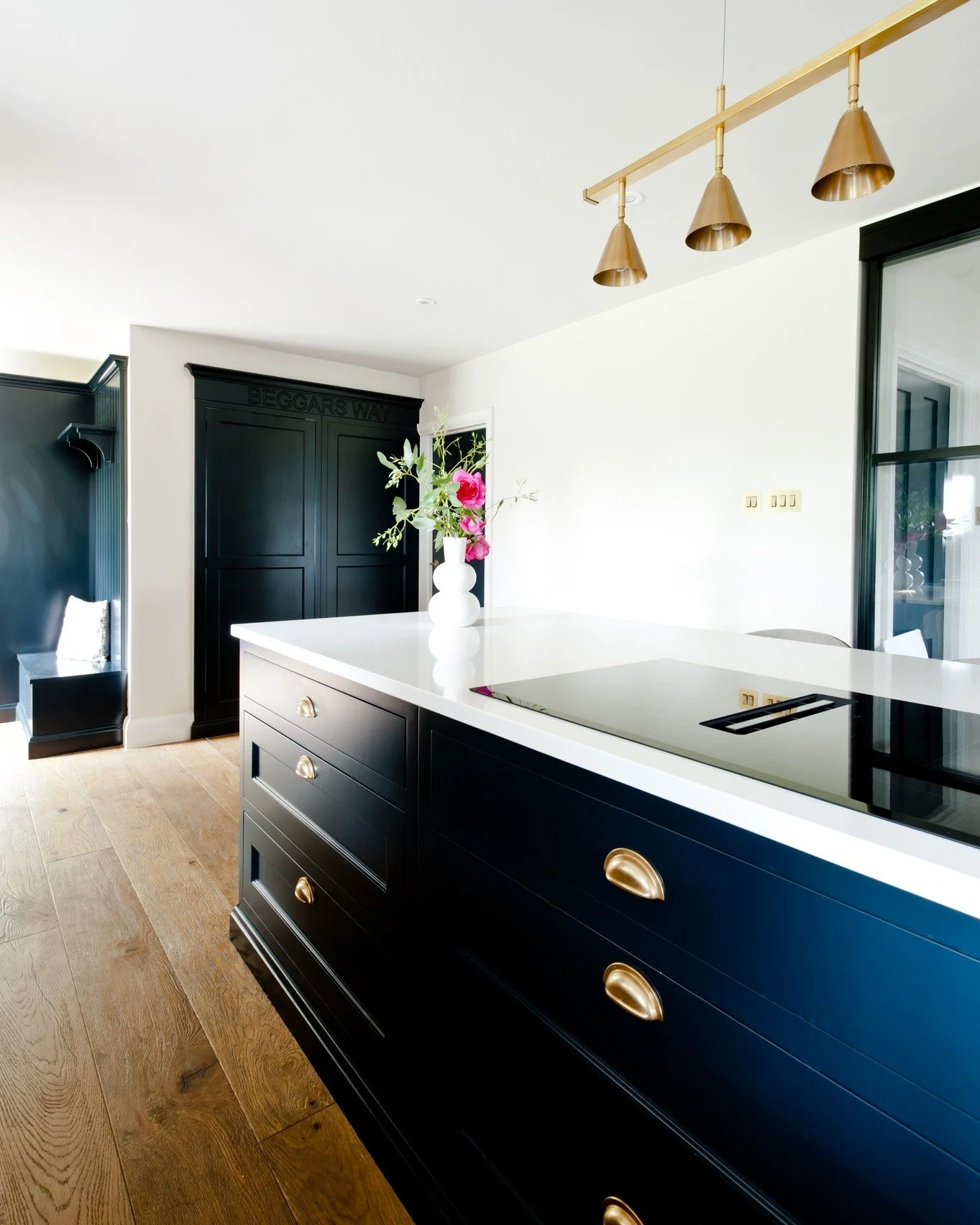 At Collins Bespoke, every kitchen is designed with precision to complement its setting, space, and the people who will use it. Our approach balances symmetry, proportion, and functionality to create spaces that are both aesthetically striking and ent
