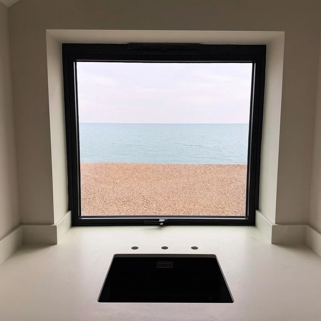 Could fall in love with standing at the sink over and over again with a view like this.

#installationday #bespokekitchens #aroomwithaview #seaview #hythe #sandgate #kitchenrenovation