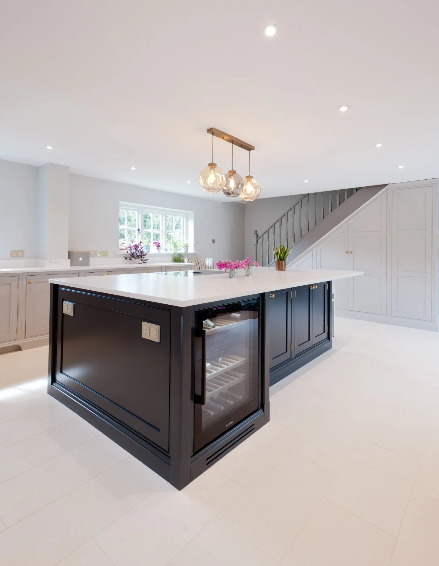 Thinking of a new kitchen? Read our blog that explores why bespoke furniture outperforms ready-made every time. And, it really does - and just keeps on doing too.

www.collinsbespoke.com/bespoken (link to our site is in our bio 😊)

#KitchenPlanning 