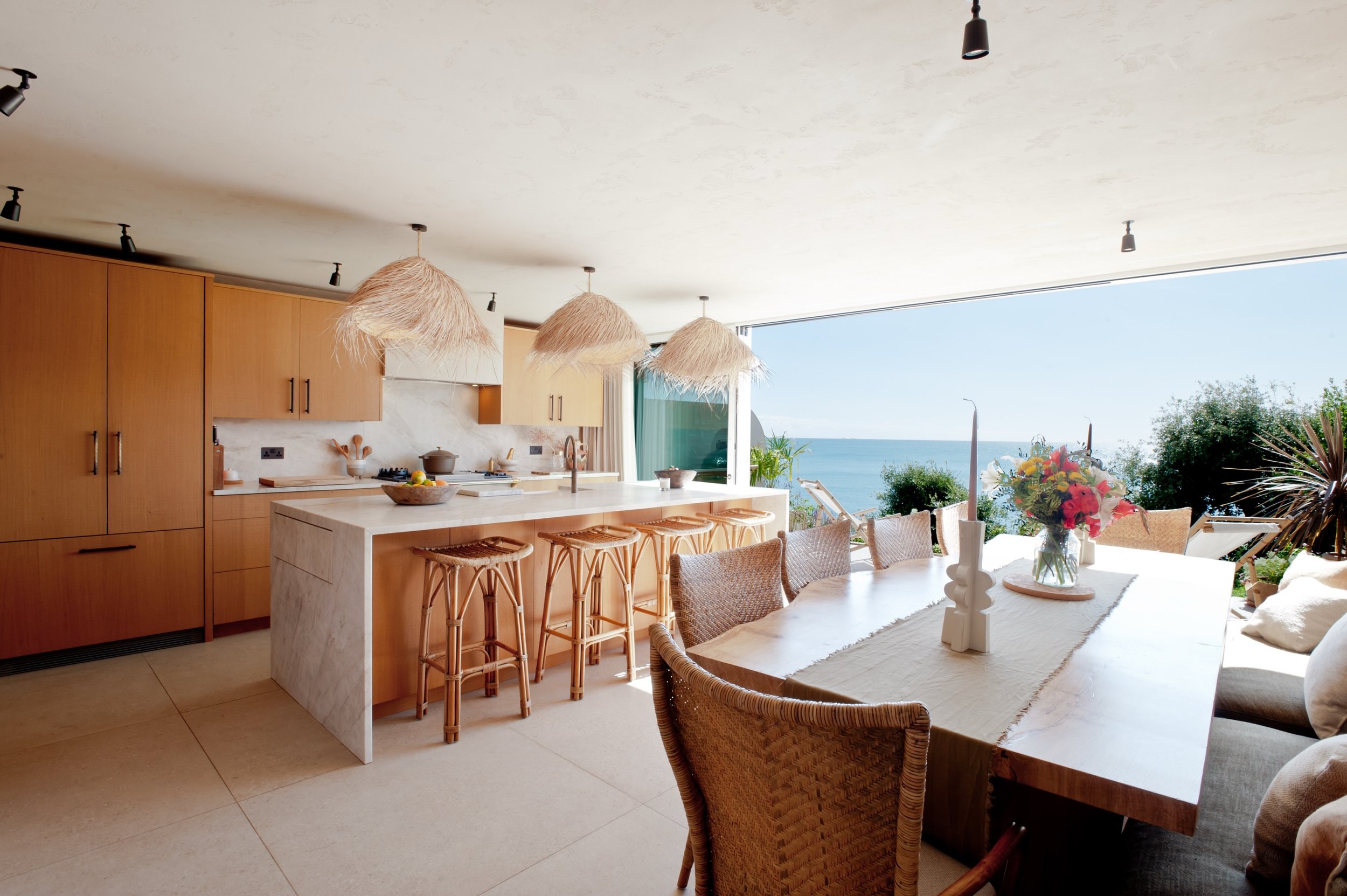 Warm weather kitchen vibes - we got this. 

The view, the sky, the sea breeze, the gorgeous CB quality cabinetry.

I&rsquo;ll never be bored of looking at this wonderful kitchen on the Kent coast. 

#madeinkent #bespokeinteriors #uksummer #kitchenins