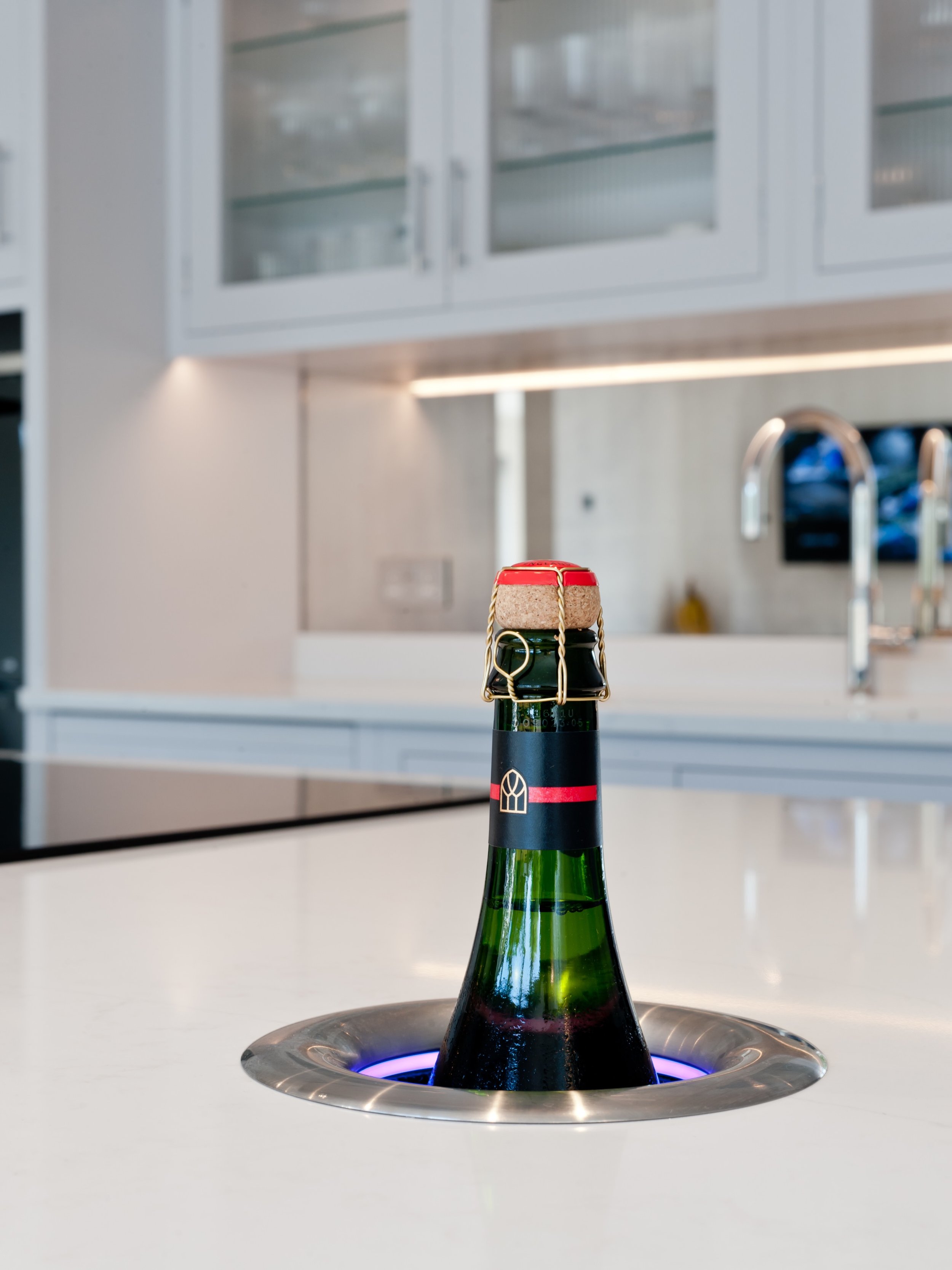 How&rsquo;s everyone coped this week? 🥵 ☀️ 
The CB insta team hasn&rsquo;t 🤣
Do love it really - better than mud.

Anyway.
Drink cooling solutions needed? We got ya! Because no one likes warm Sauvignon Blanc. 

So, use that worktop space and make t