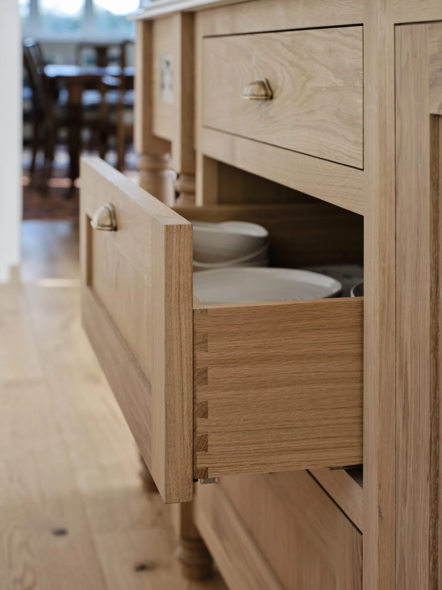 It&rsquo;s all in the detail.

A hand-turned oak leg. Traditional dovetail joints. Solid oak drawers, made to be opened and used thousands of times.

These are details that might seem small, but they're part of what makes truly bespoke furniture diff
