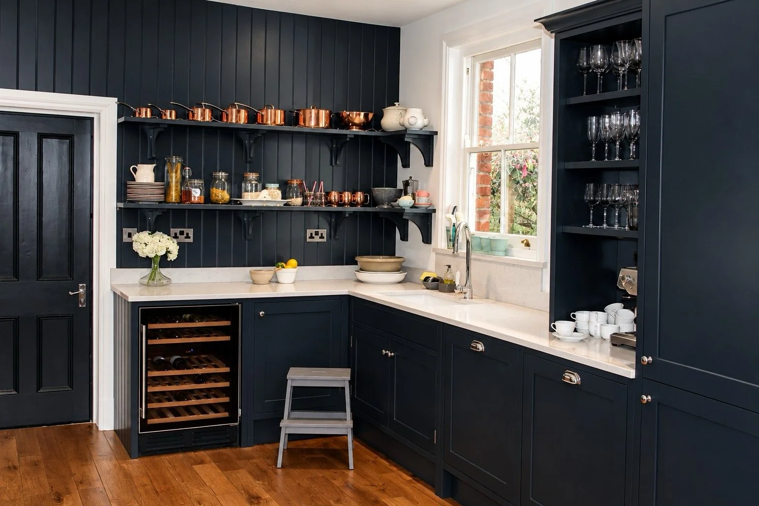 Something wicked this way comes ... 🧙

As we approach witching season, our latest journal post is looking at the beauty of painting it black and taking it back and shouting it loud and clear! 

We have made some beautifully dark and elegant kitchens