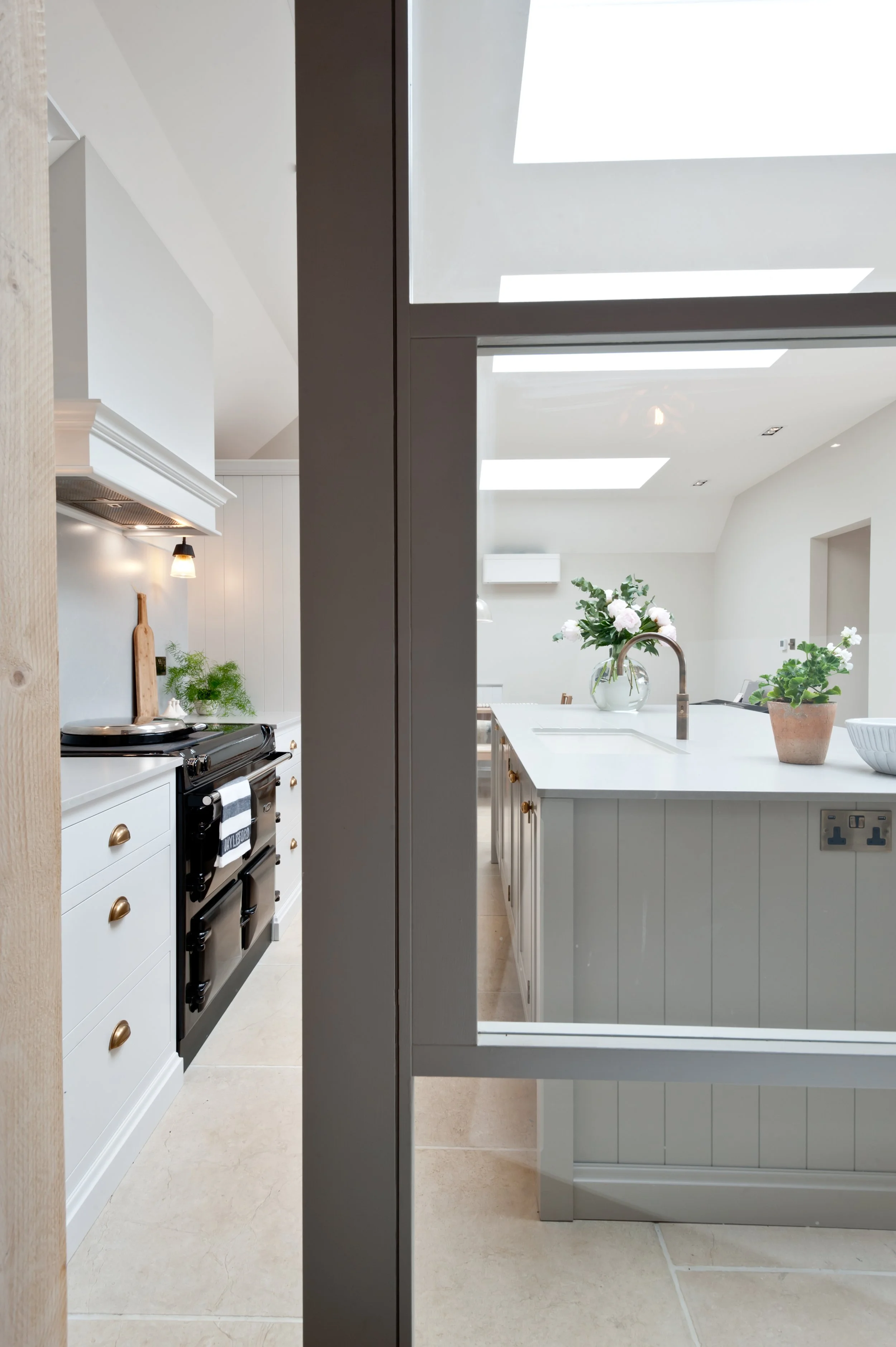 Framed by Light: a Contemporary Kitchen in the Surrey Hills