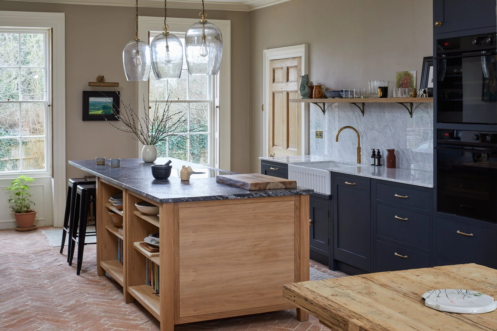 oak island in bespoke kitchen sandhurst kent