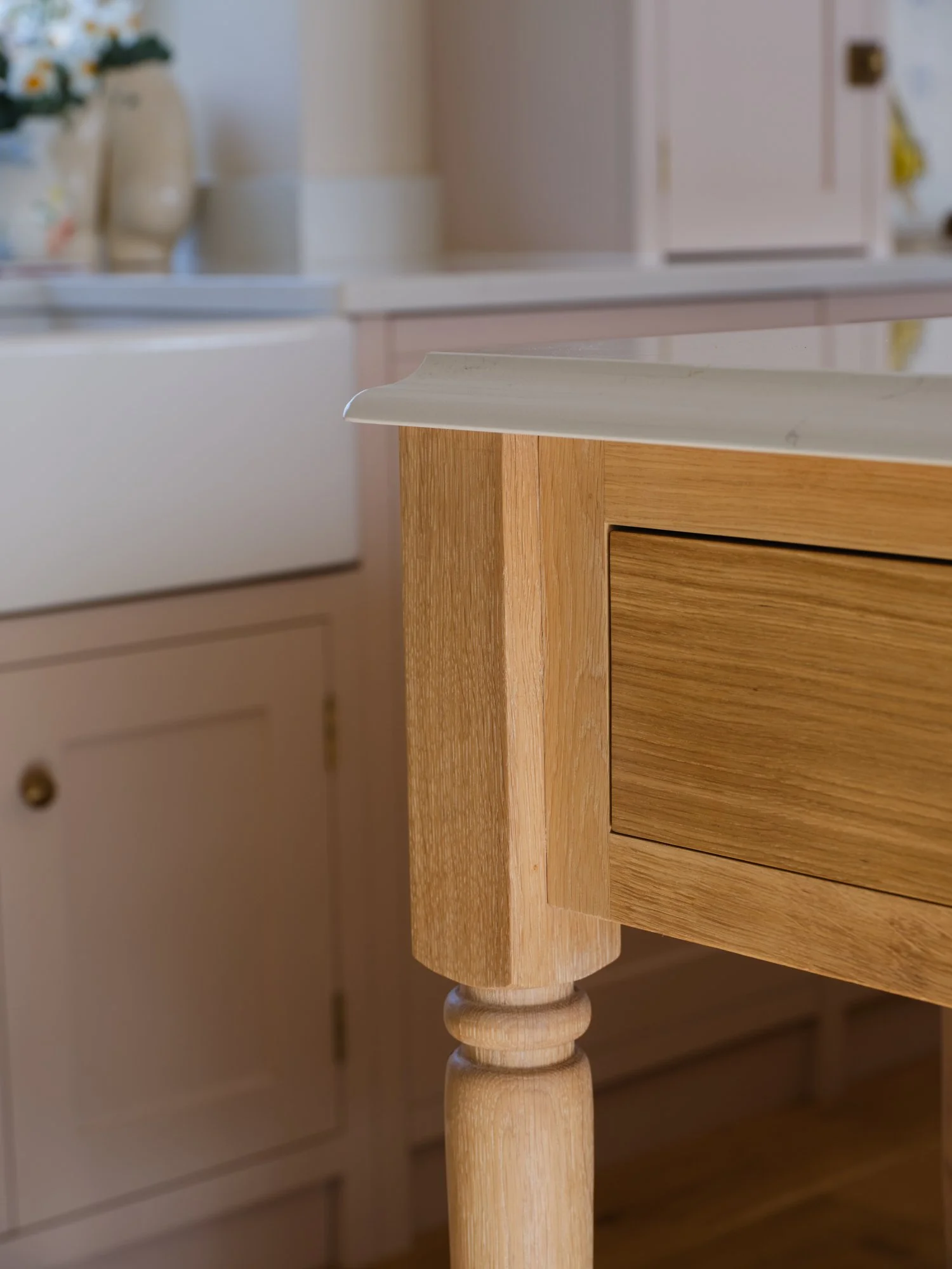 oak detailed table leg kent - turned oak