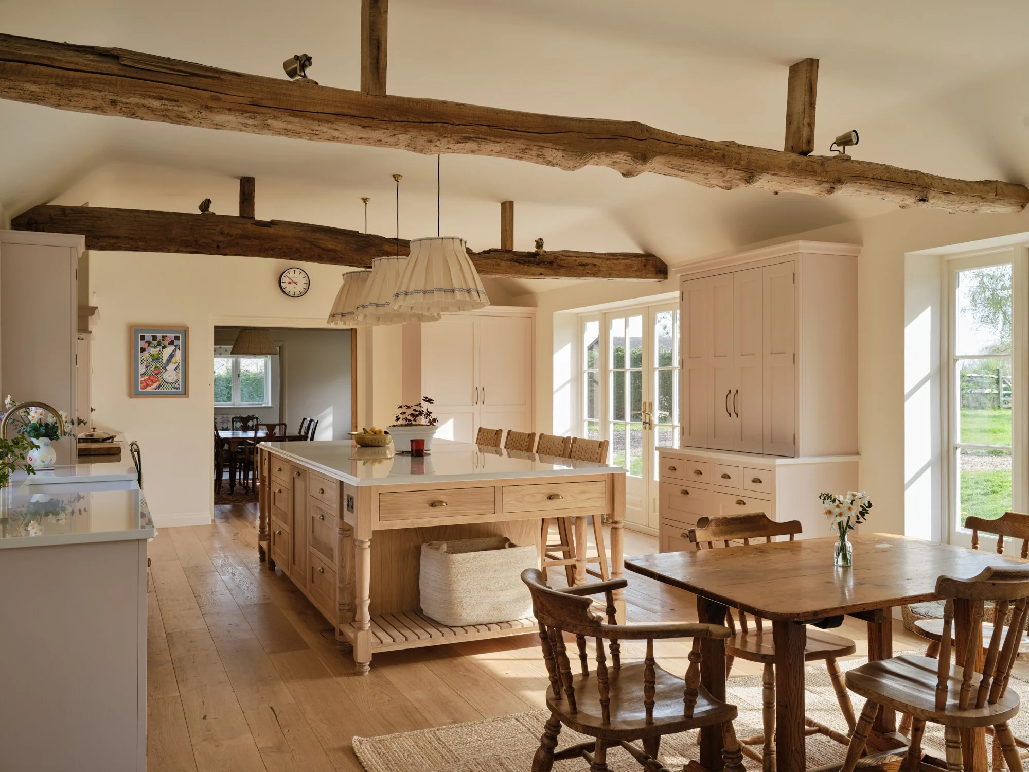 Beautiful bespoke kitchen in pink