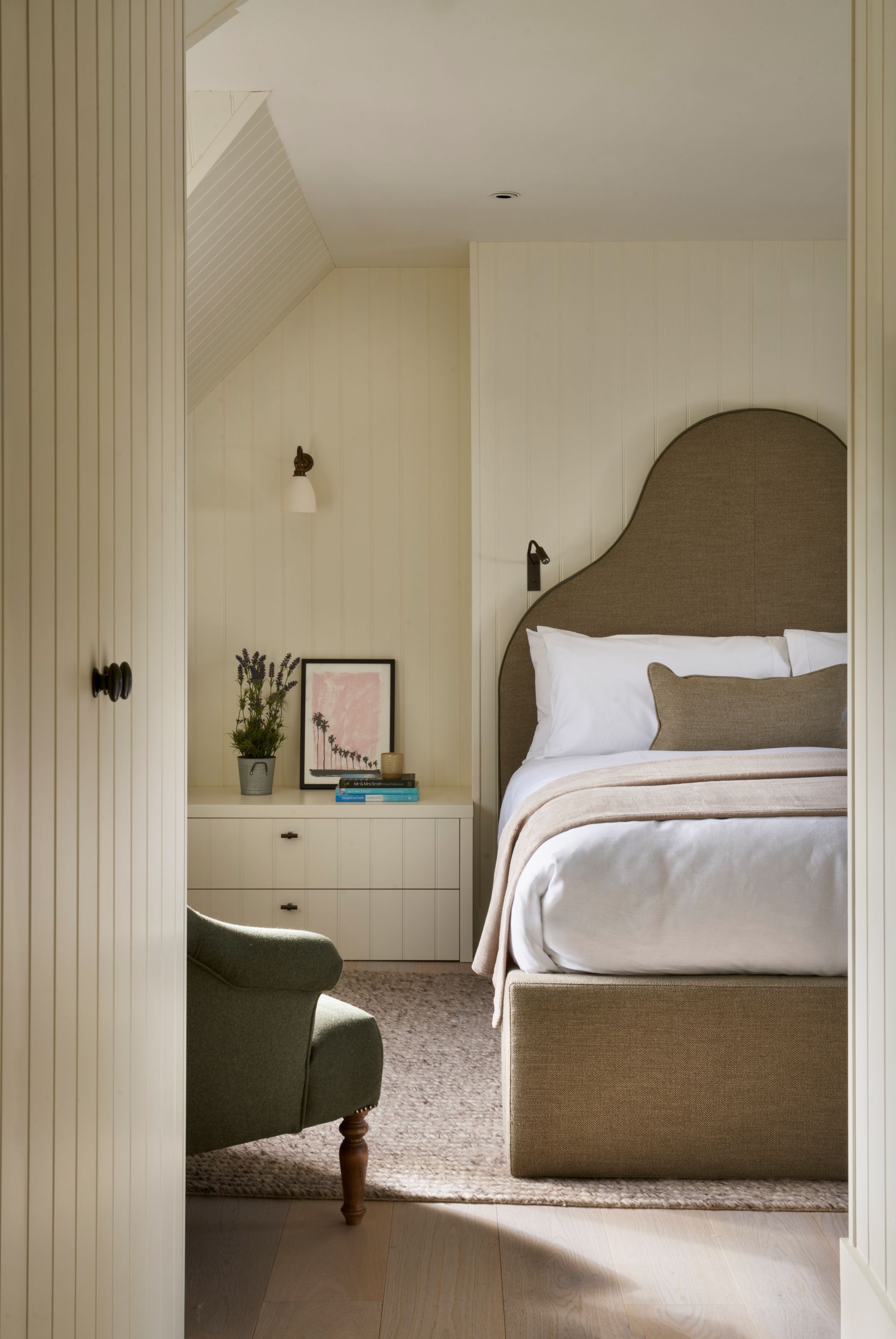 bespoke interior bedroom joinery kent small.jpg