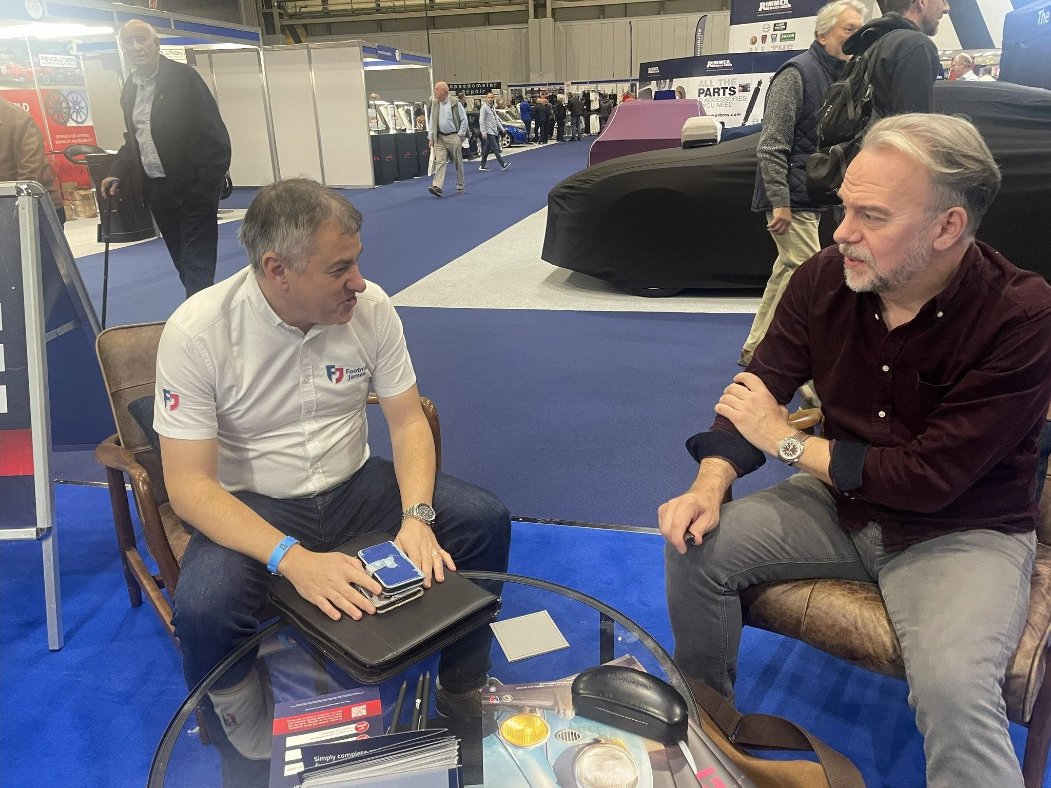 Great day today at the NEC Classic Car show. Chatting to Neil @footmanjames, and a lovely smile from Elsa.
I met Eunice from the @bugattitrust and caught up with David Earls from @osellimotorsport. 
Spent a bit of time chatting to Rachael Williams at