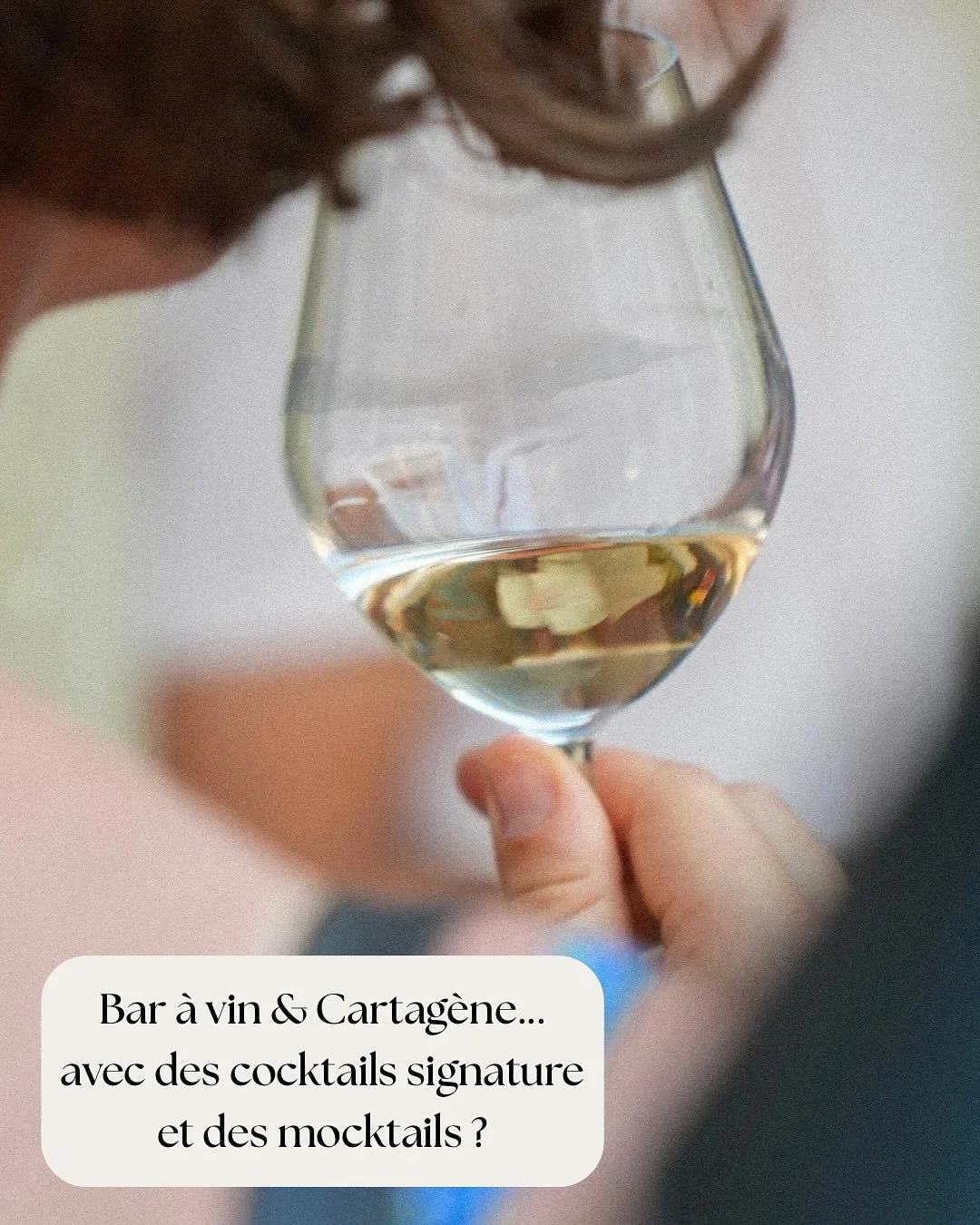 Bar &agrave; vin, mais pas que&hellip; 🪭

📅 Mardi &gt; samedi
🕰️ 17h &gt; 22h
📍 2 place Bellecroix - N&icirc;mes 

#baravin #baratapas #nimes #cocktaillovers #cocktailsignature #mocktails #winelovers #suddelafrance