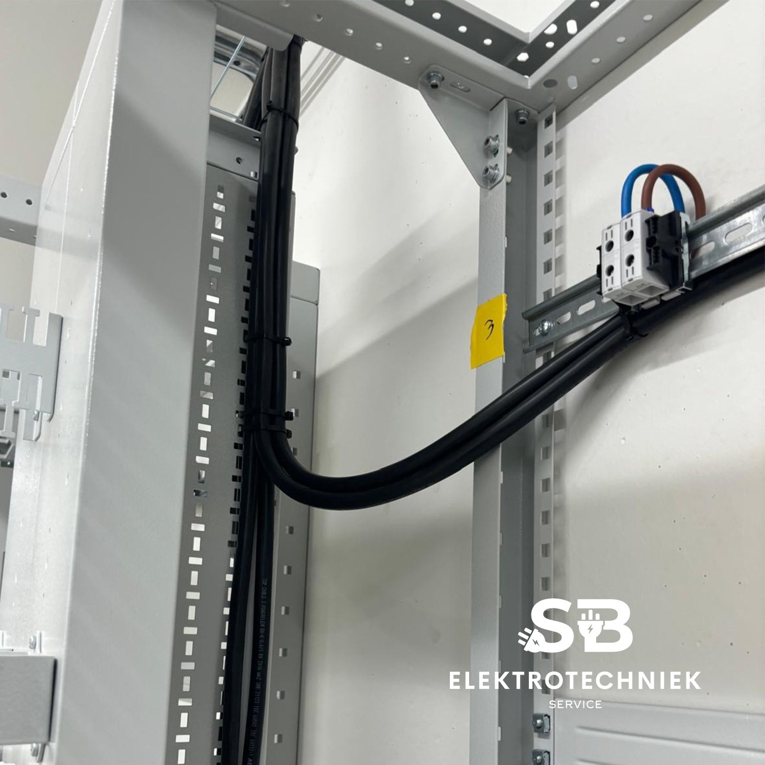 Paneelbouw_Utiliteit_SB_Elektrotechniek_Service_Tilburg.jpg