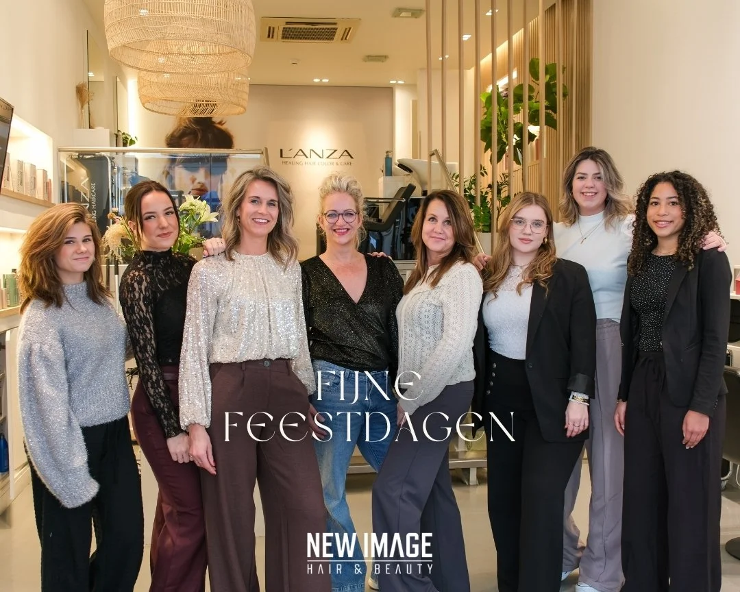 Fijne feestdagen namens het hele team van New Image! 🥂

Bedankt voor jullie vertrouwen en voor alle fijne bezoeken aan onze salon dit jaar.

Feestdagen openingstijden: 
🎄 24 december sluiten wij om 16:00 uur

🎄 Op zaterdag 27 december zijn wij ges