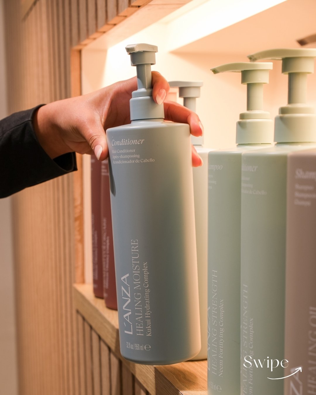 Haar dat breekt, splijt of futloos aanvoelt? 😳

Dan is het tijd om je haar weer glanzend, gezond en sterk te maken! ⏰

Een tip voor jou: de nieuwe L&rsquo;ANZA Healing Strength lijn.

Het herstelt broos en beschadigt haar, vult verloren prote&iuml;n