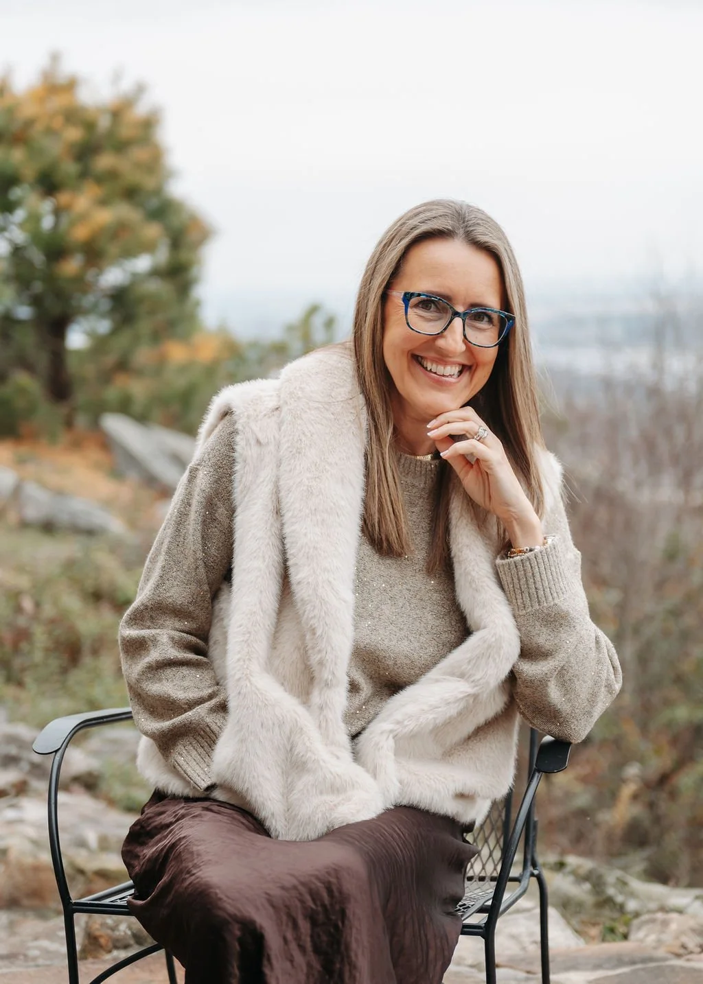 Lena Khais headshot money manifestation coach