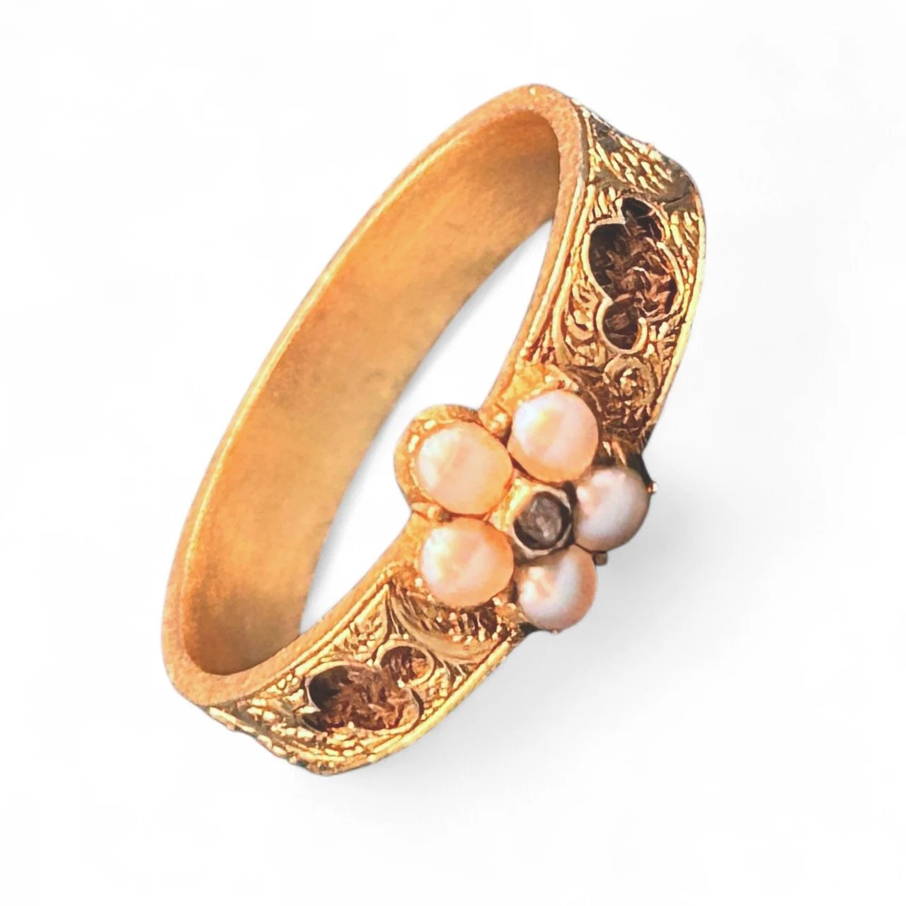 Pretty Victorian Ring in 22ct Gold