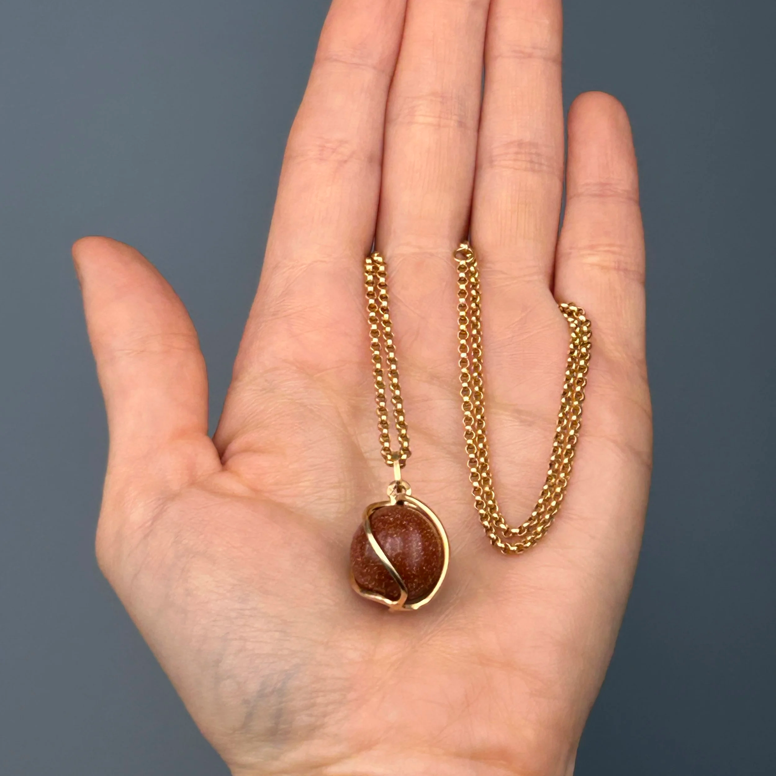 VINTAGE-GOLD-PENDANT-ORB