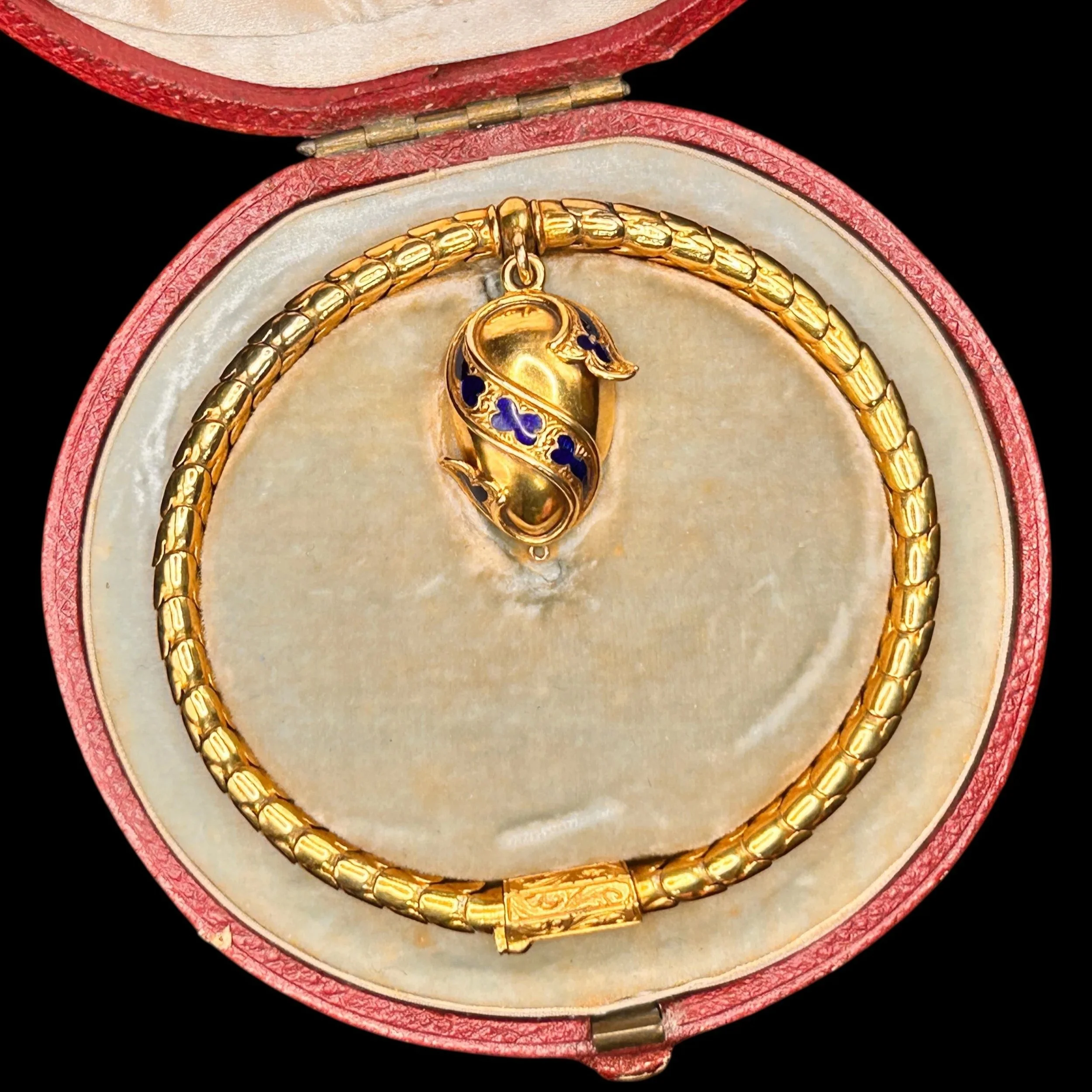 Victorian locket jewellery