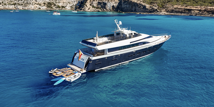 Luxury-Yacht-Ibiza-Mallorca-Spain-Diglore.webp