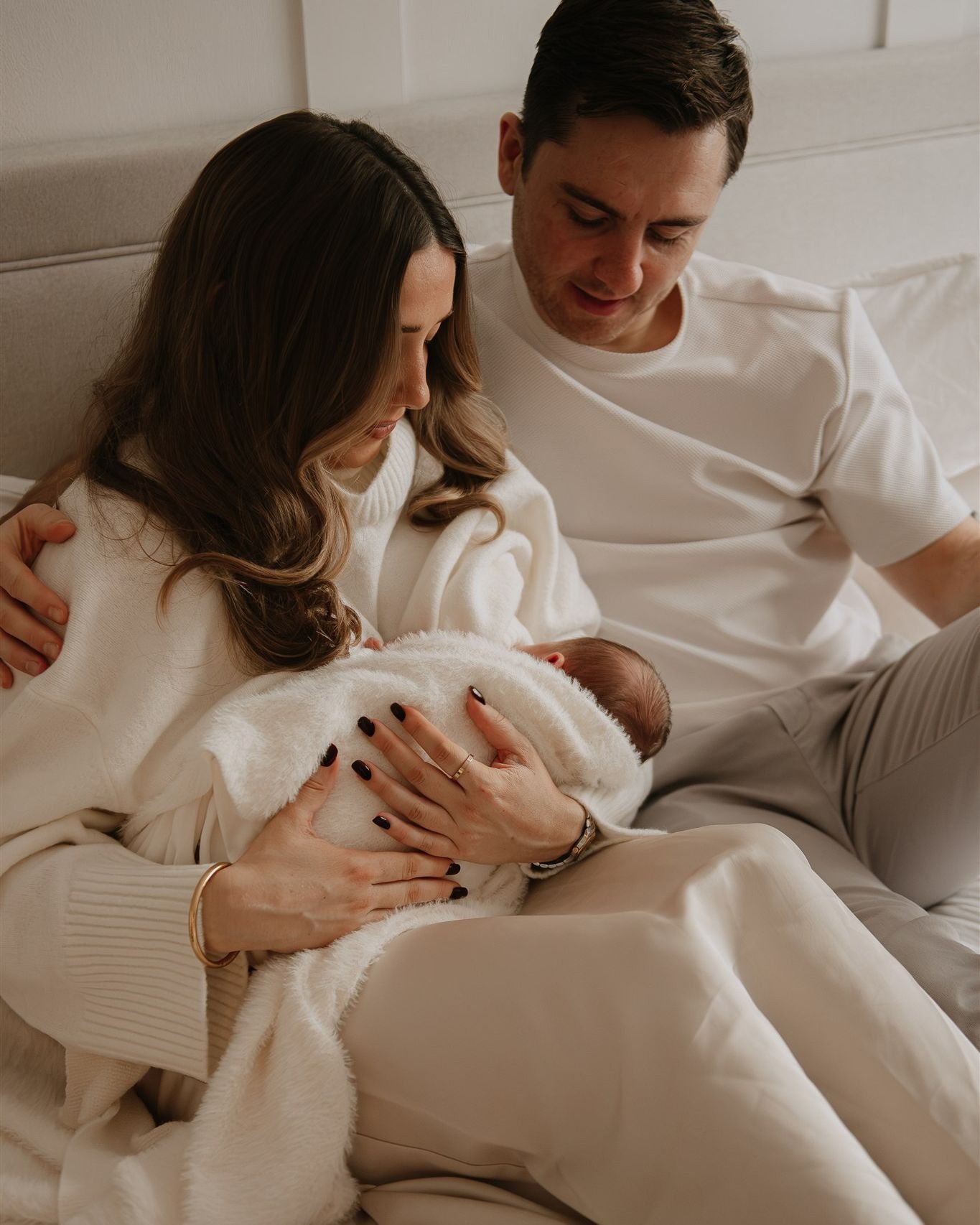 A beautiful at home shoot with baby Raife - welcome to the world 🤍

Surrey Photographer | Motherhood Photography | Family and Newborn