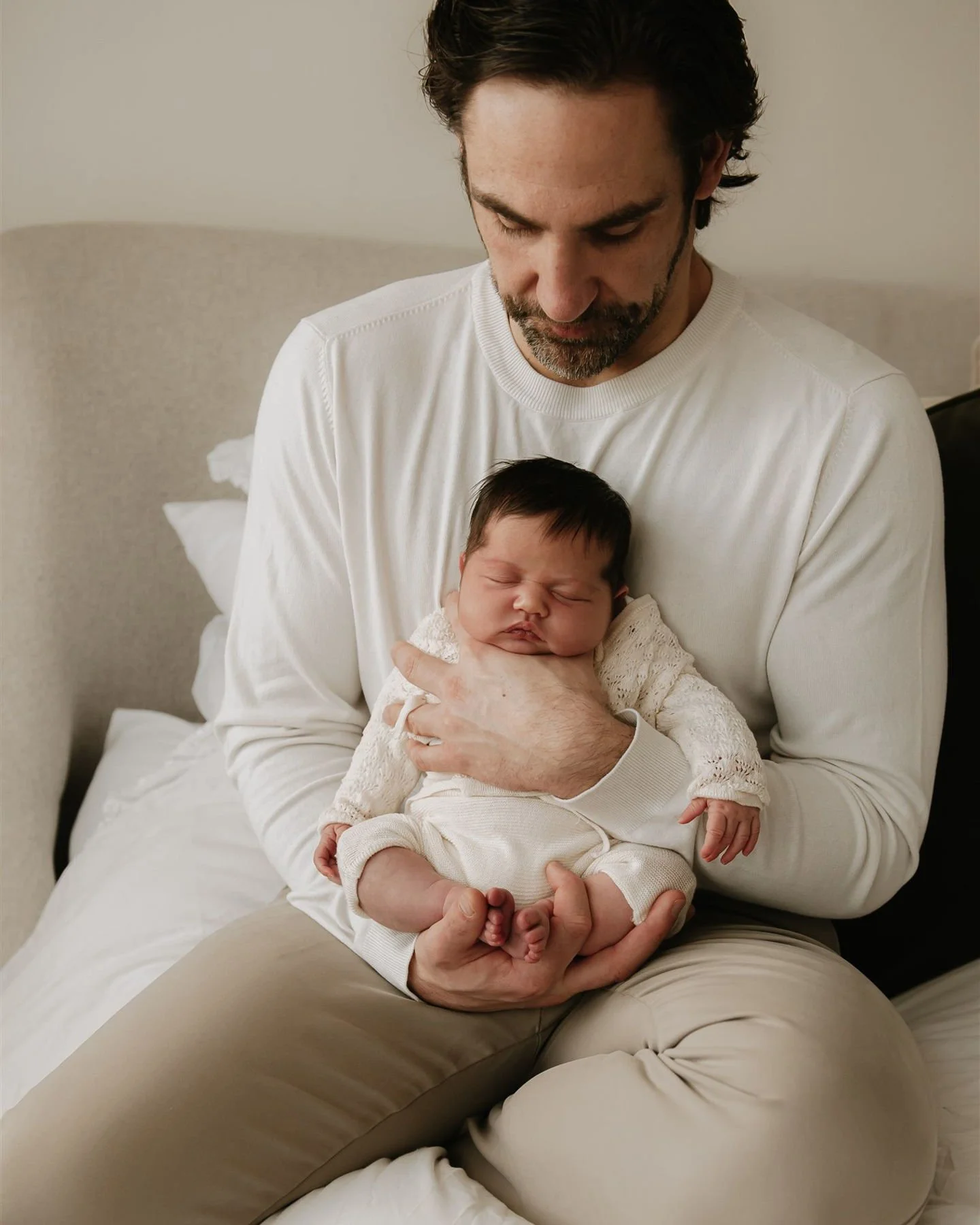 In daddy&rsquo;s arms 🫶🏼✨

Surrey Photographer | Motherhood Photography | Family and Newborn | Caterham | Cobham | Epsom