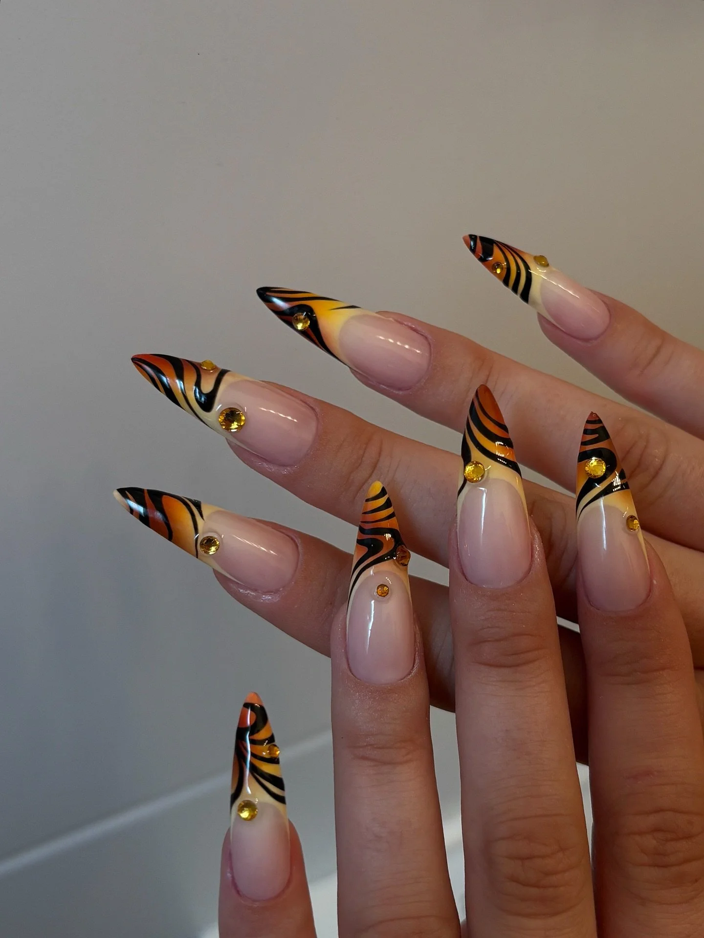 Pour queen @lvaraldi 

#nail #nailsart #nailsdesign #nailsnailsnails #nailart #nailstyle #nails💅 #nailsofinstagram #nailextensions #nailideas #nailinspo #nailsoftheday