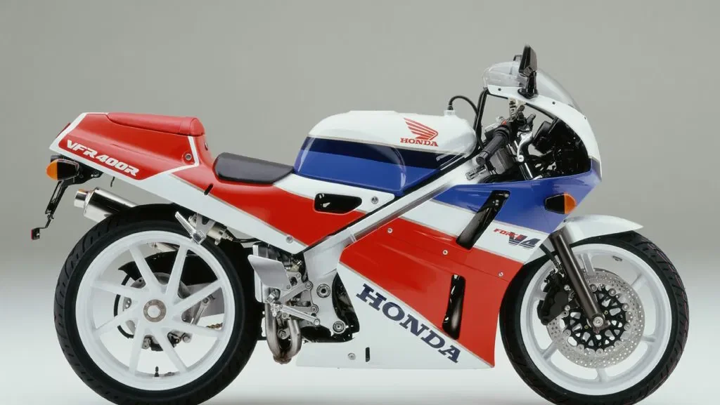 Honda VFR 400 R NC30