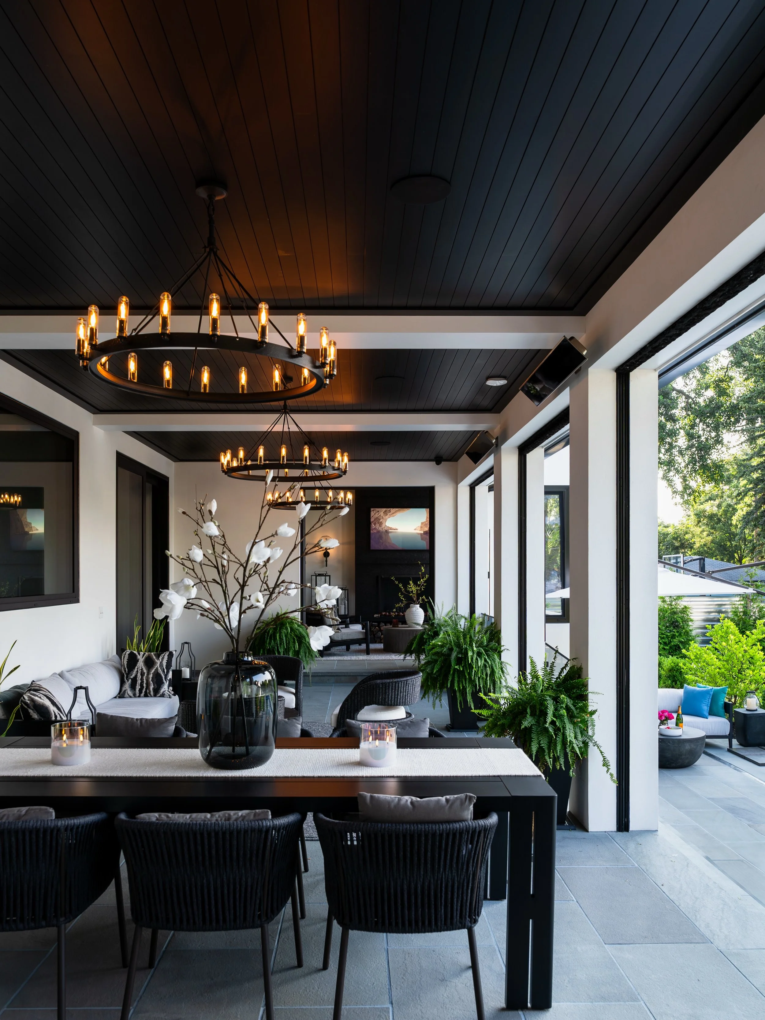 Extending family room living outdoors where comfort, connection and nature meet. 📸 @vandegang_arch
#OutdoorLiving #CustomHomeDesign #ResidentialArchitecture #LuxuryHomes #ArchitectDesigned #OutdoorRoom #CustomArchitecture #FamilyLiving #HomeDesign #