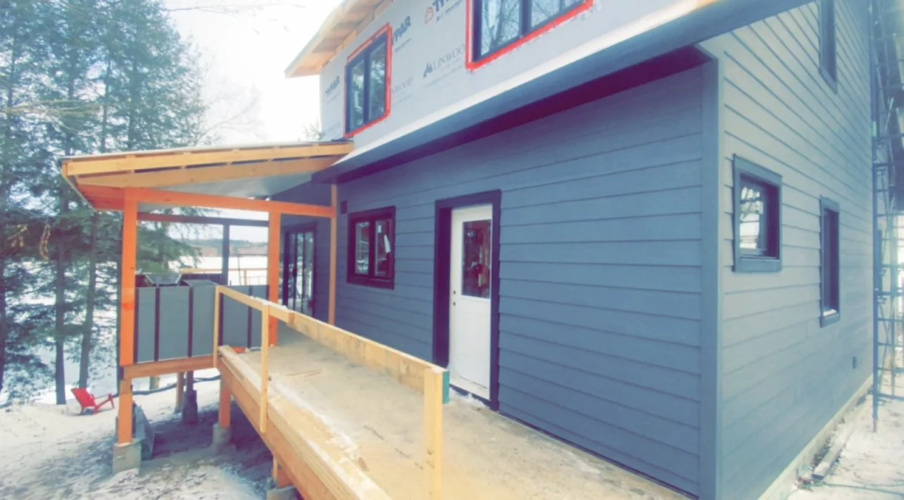 An image of The Float House.