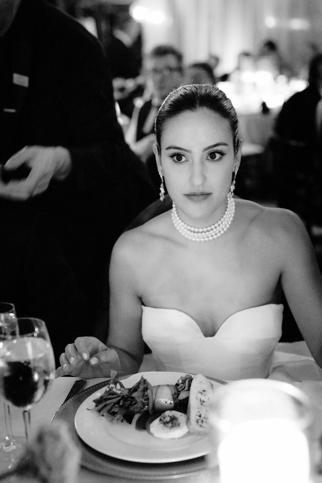 EAC-0848-bride-sitting-at-dinner-table-in-strapless-gown-philadelphia-wedding-jenny-fu.jpg