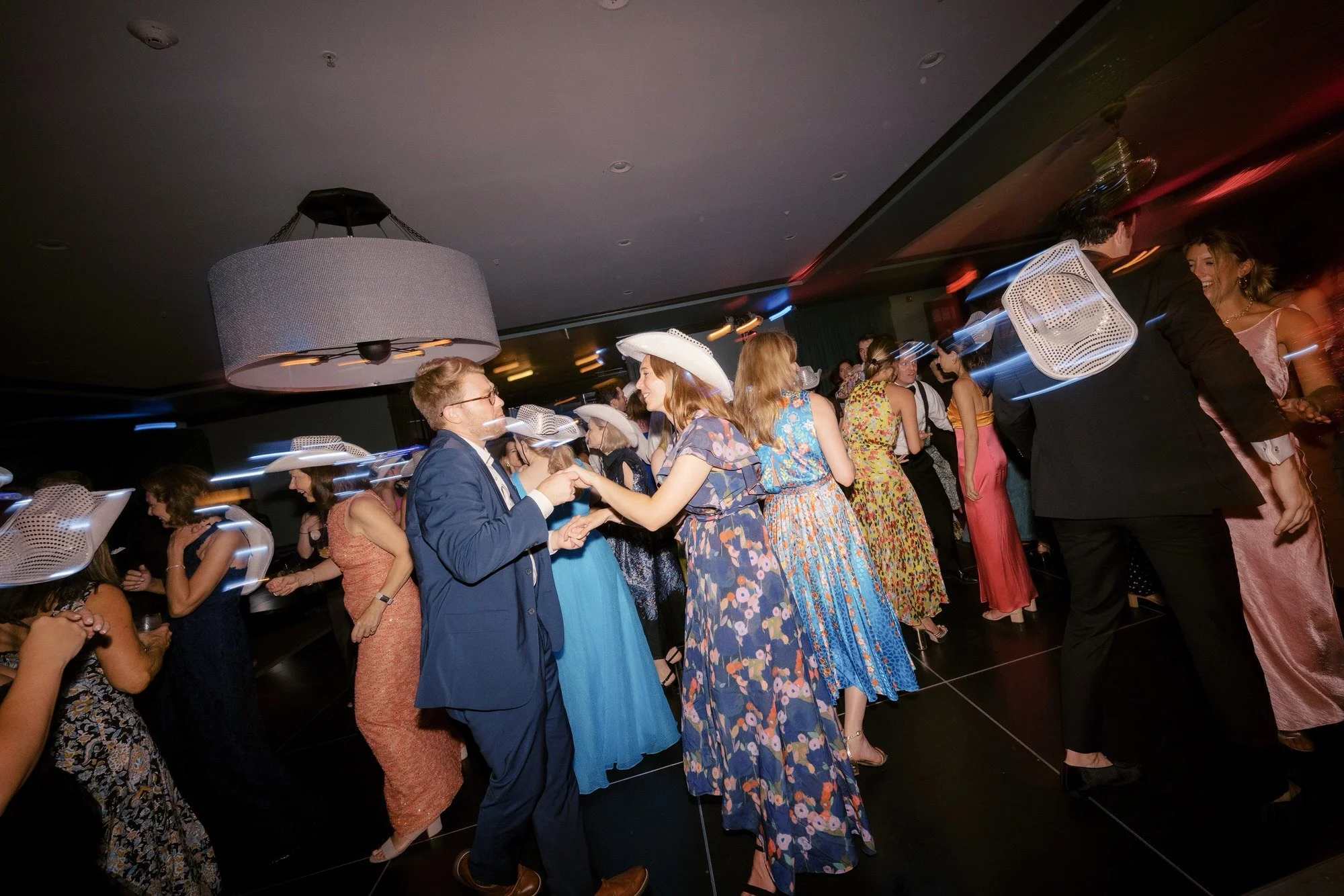aa-1239-guests-dancing-in-cowboy-hats-troutbeck-amenia-ny-planned-by-ashley-douglass-jenny-fu.jpg
