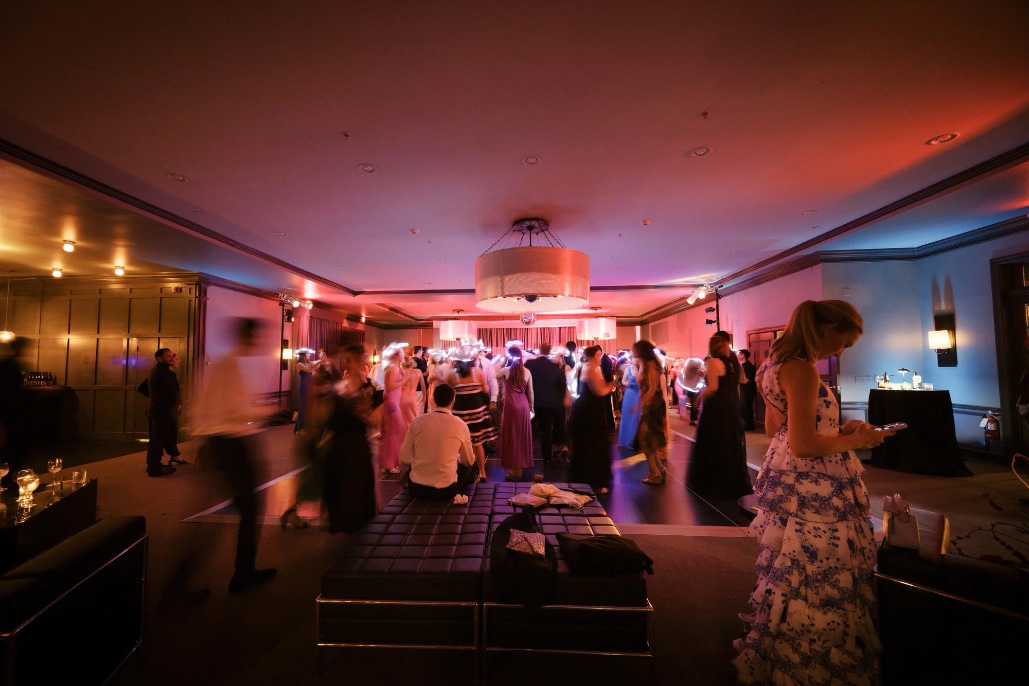 aa-1228-dance-floor-filled-with-guests-troutbeck-amenia-ny-planned-by-ashley-douglass-jenny-fu.jpg