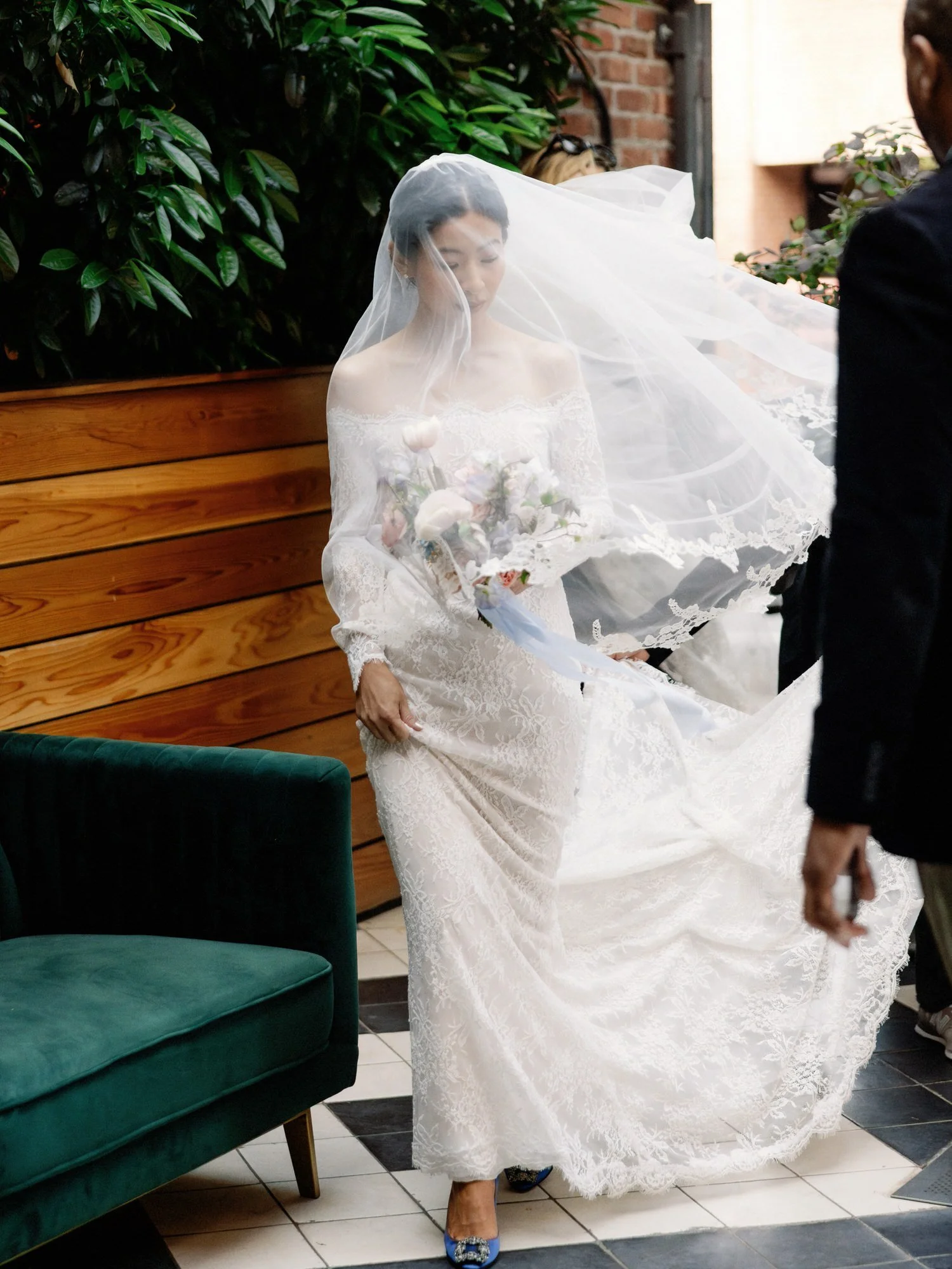 candid-bride-walking-with-veil-and-bouquet-the-wythe-hotel-wedding-jenny-fu.JPG