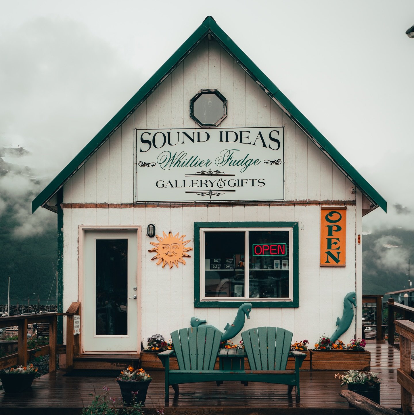 maritime moody 🪢⚓️ 🛟🧜🏼🦐