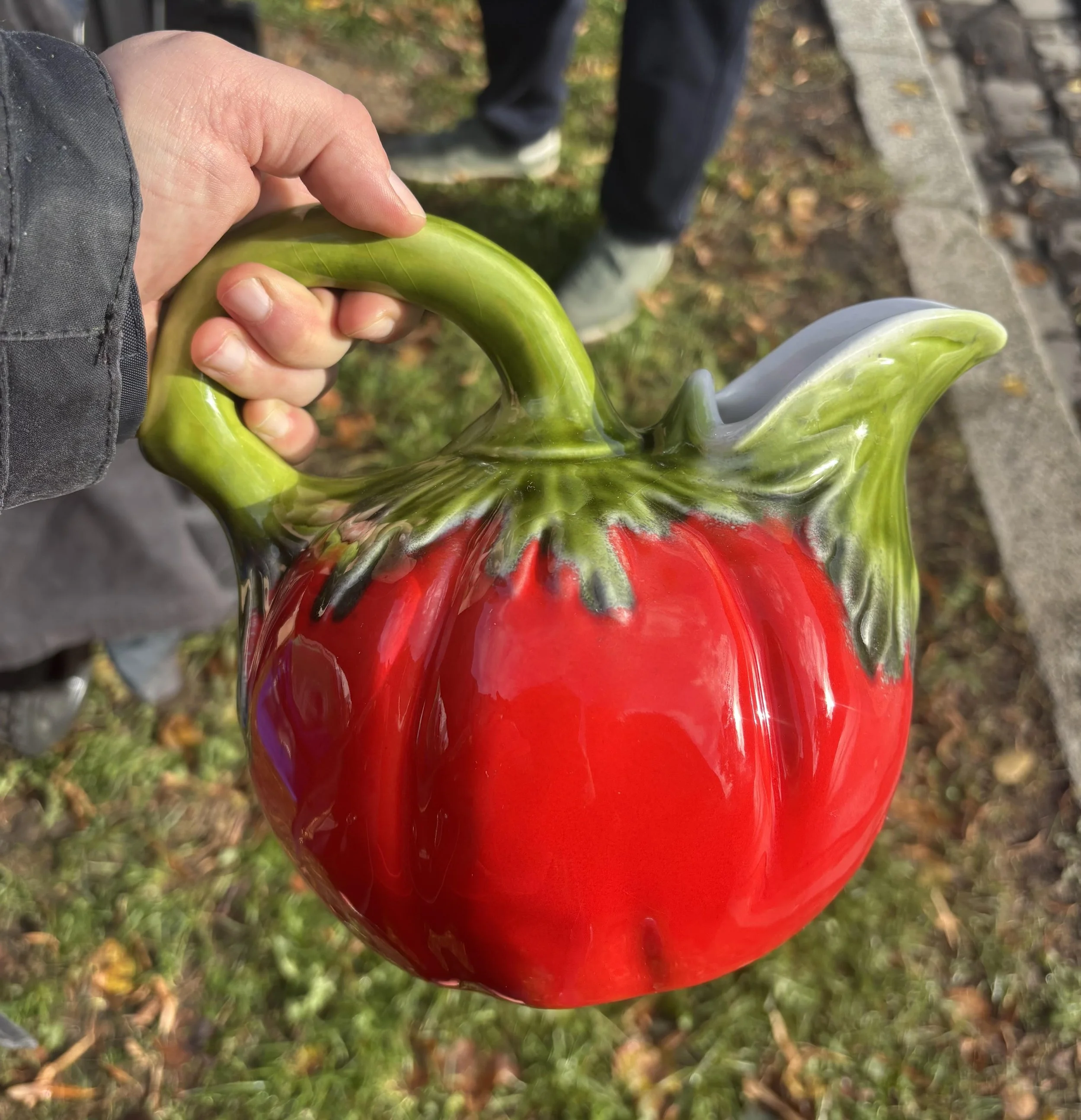Tomato Jug.jpg