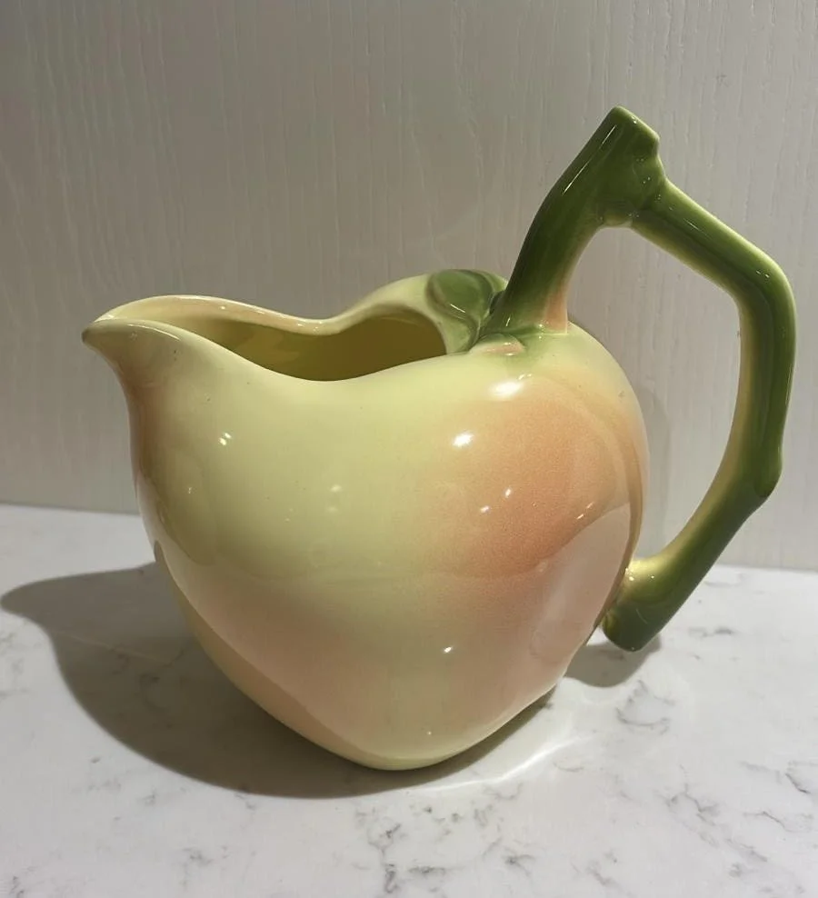 Peach jug.jpg