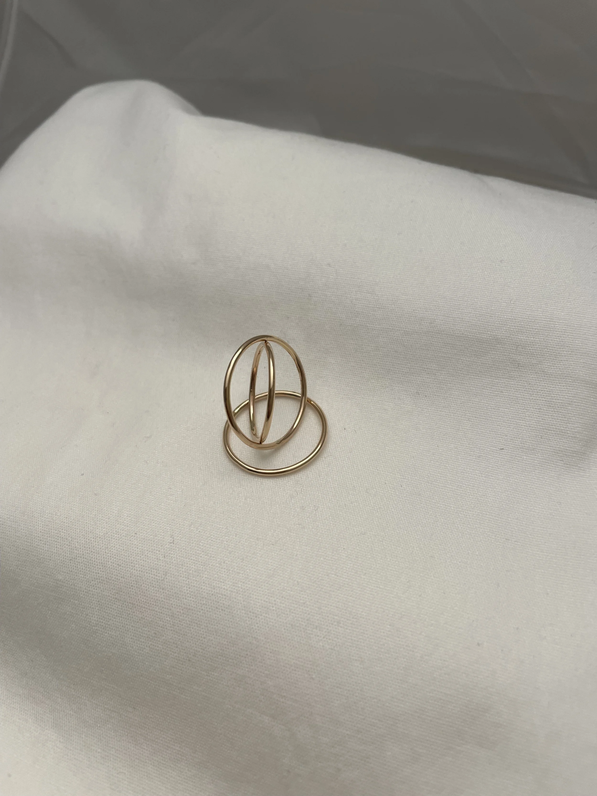 🍃 Golden Line Stacking Bands