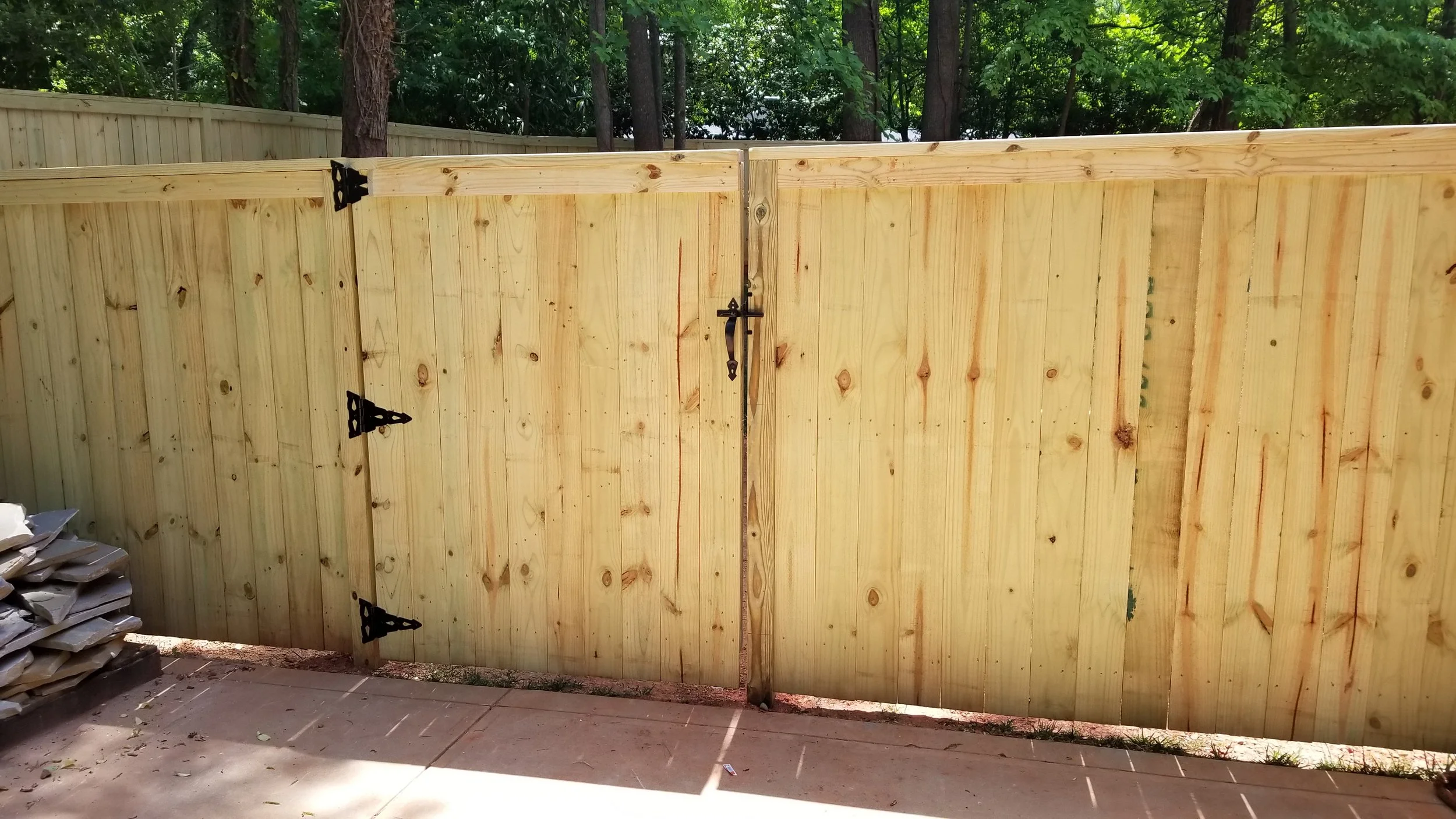 Wood Privacy w Top Cap Gate 4.jpg