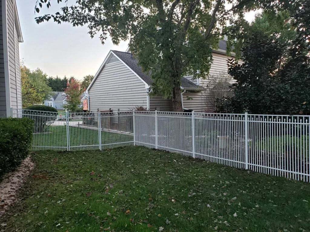 White Bentley Double Picket 3.jpeg