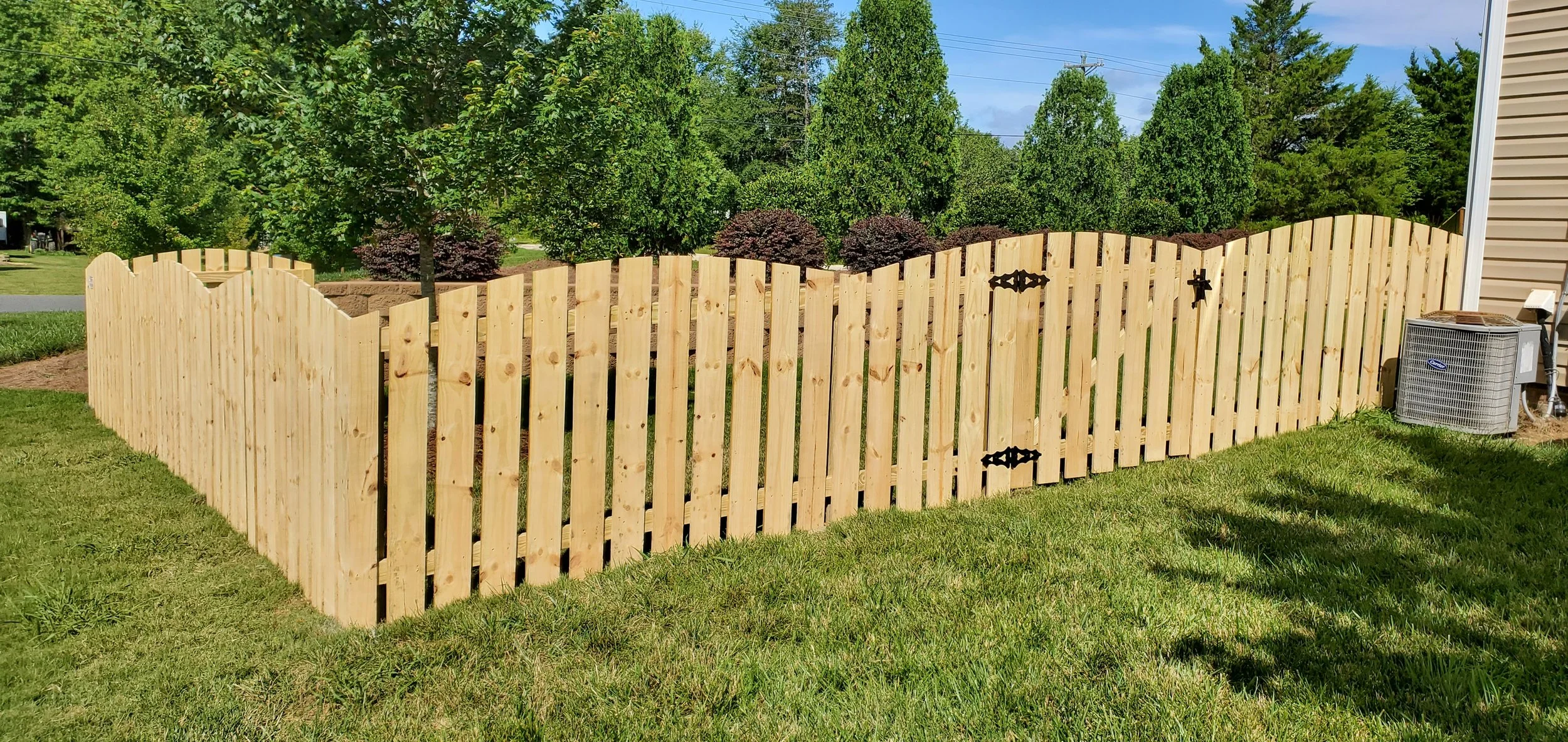 Scalloped Wood 4ft Semi Privacy.jpg