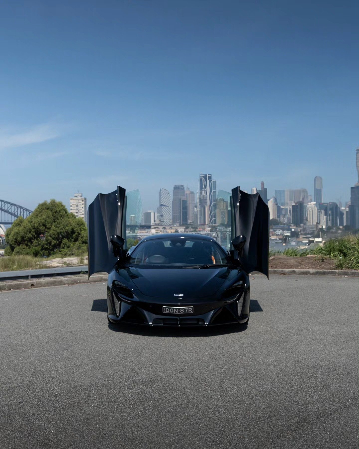 ARTURA DELIVERY DAY
Congratulations to @bayliss_35 taking delivery of this fine machine in Sydney &amp; driving down to Melbourne on a victorious day for @mclaren &amp; @lando 
#mclaren #artura #sydney